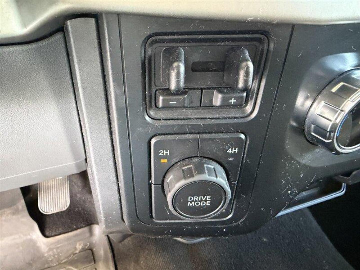 2022 Oxford White Ford F-150 XLT (1FTFW1E50NK) with an 5.0L Flex Fuel V8 400hp 410ft. lbs. engine, Automatic transmission, located at 25355 Eames Street, Channahon, IL, 60410, (815) 467-1807, 41.429108, -88.228432 - Forget the turbo debates. This one has the engine everyone asks for. A hard-to-find, true original 5.0L V8 under the hood, backed by the comfort and capability that made the F-150 America's favorite truck. 5.0L V8 Crew Cab 4x4 XLT Package Good miles Just serviced Texas truck Ready for work, towing- Photo#20