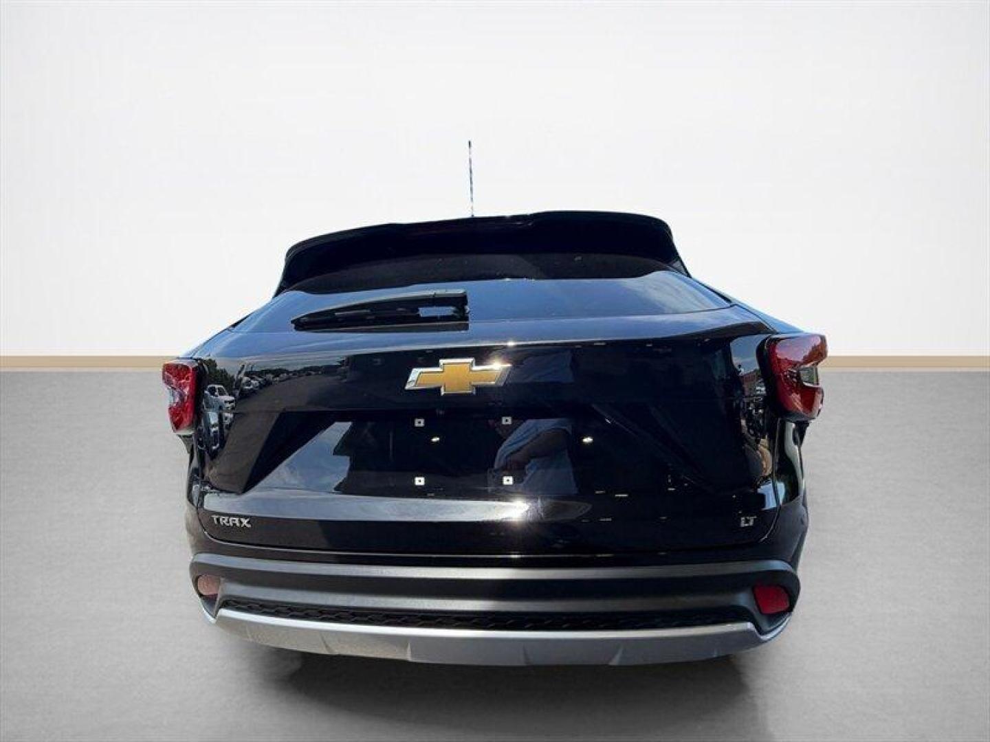 2024 Mosaic Black Metallic Chevrolet Trax LT (KL77LHE22RC) with an ECOTEC 1.2L Turbo I3 137hp 162ft. lbs. engine, Automatic transmission, located at 25355 Eames Street, Channahon, IL, 60410, (815) 467-1807, 41.429108, -88.228432 - Why pay new-car prices when you can get the new body style without the new-car sticker shock? This redesigned Trax LT has the look, technology, and comfort people want, with good miles and fresh service already done. LT Package New body style Good miles Remote start Backup camera Freshly serviced- Photo#4