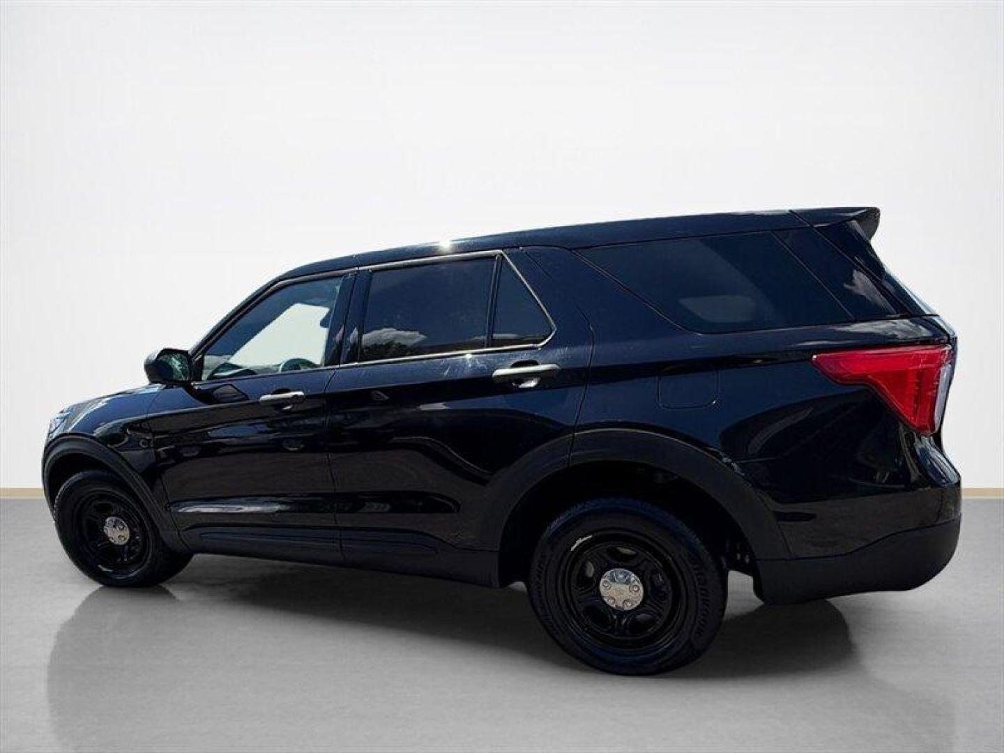 2024 Agate Black Ford Explorer (1FM5K8AB2RG) with an 3.3L Flex Fuel V6 285hp 260ft. lbs. engine, Automatic transmission, located at 25355 Eames Street, Channahon, IL, 60410, (815) 467-1807, 41.429108, -88.228432 - The 2024 Ford Explorer Police Interceptor Utility is a versatile and reliable vehicle designed to meet the demanding needs of law enforcement and public safety professionals. Powered by a 3.3L Flex Fuel V6 engine, it delivers a robust 285 horsepower and 260 lb.-ft. of torque, offering a balanced ble- Photo#6