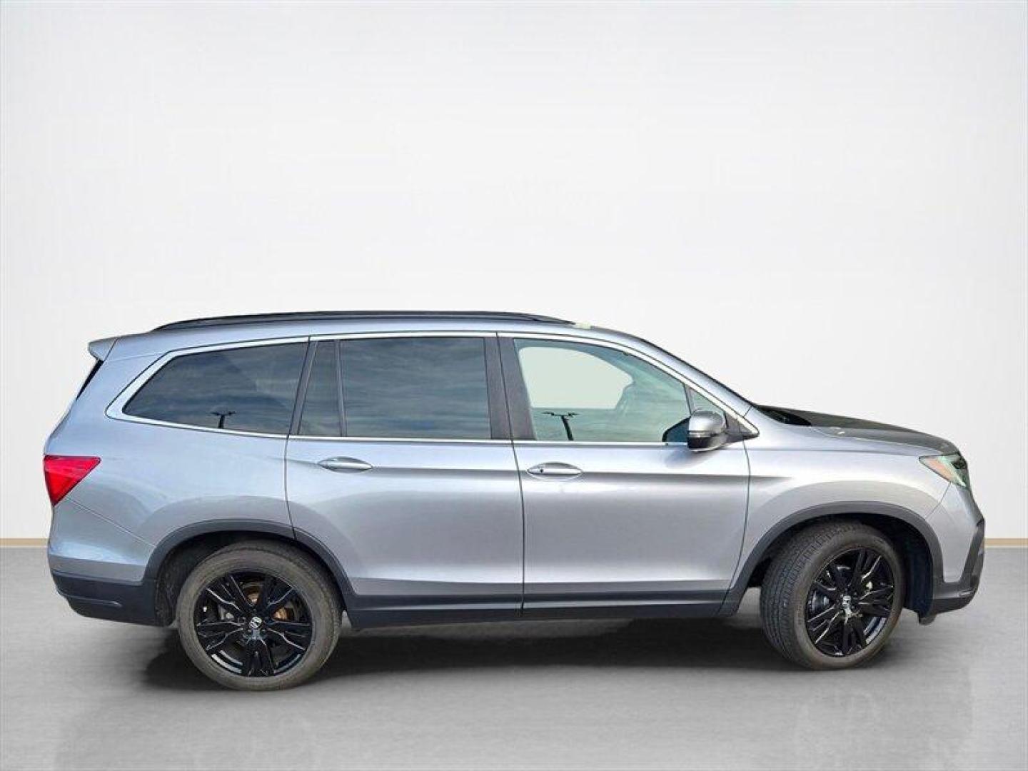 2022 Lunar Silver Metallic Honda Pilot Special Edition (5FNYF6H25NB) with an 3.5L V6 280hp 262ft. lbs. engine, Automatic transmission, located at 25355 Eames Street, Channahon, IL, 60410, (815) 467-1807, 41.429108, -88.228432 - The 2022 Honda Pilot SE features a robust 3.5L V6 engine delivering 280 horsepower and 262 lb-ft of torque, providing a balanced combination of power and efficiency. The exterior is finished in Lunar Silver Metallic, complemented by a Gray interior that offers a spacious and comfortable environment- Photo#1