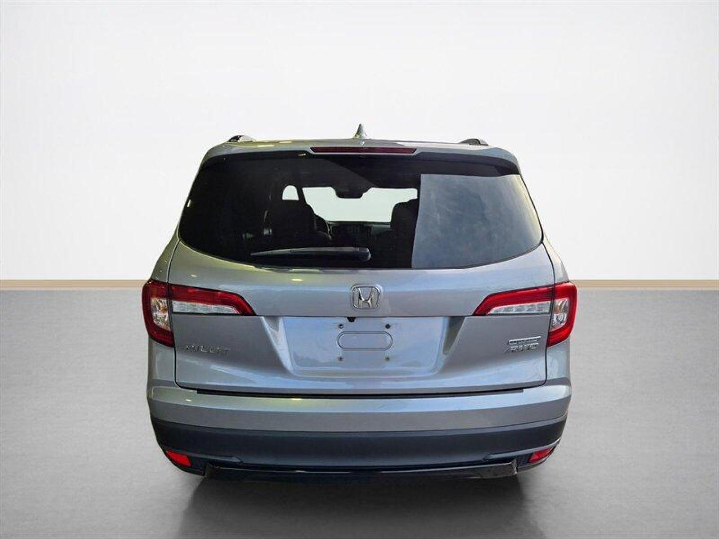 2022 Lunar Silver Metallic Honda Pilot Special Edition (5FNYF6H25NB) with an 3.5L V6 280hp 262ft. lbs. engine, Automatic transmission, located at 25355 Eames Street, Channahon, IL, 60410, (815) 467-1807, 41.429108, -88.228432 - The 2022 Honda Pilot SE features a robust 3.5L V6 engine delivering 280 horsepower and 262 lb-ft of torque, providing a balanced combination of power and efficiency. The exterior is finished in Lunar Silver Metallic, complemented by a Gray interior that offers a spacious and comfortable environment- Photo#4