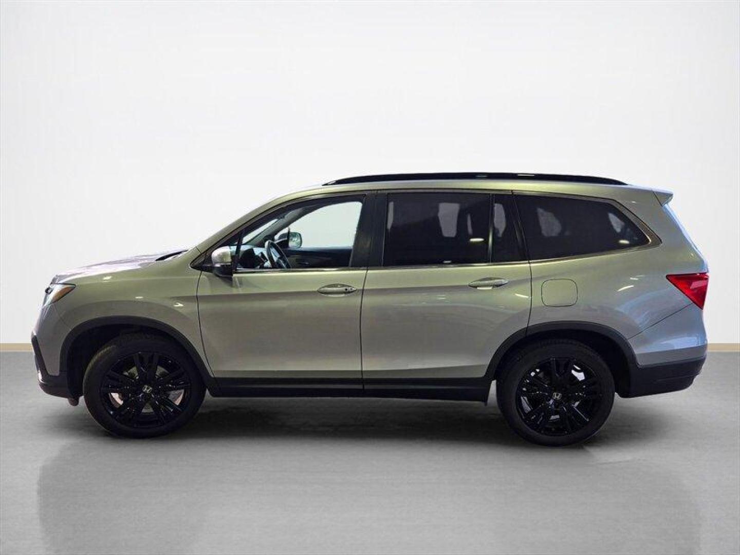 2022 Lunar Silver Metallic Honda Pilot Special Edition (5FNYF6H25NB) with an 3.5L V6 280hp 262ft. lbs. engine, Automatic transmission, located at 25355 Eames Street, Channahon, IL, 60410, (815) 467-1807, 41.429108, -88.228432 - The 2022 Honda Pilot SE features a robust 3.5L V6 engine delivering 280 horsepower and 262 lb-ft of torque, providing a balanced combination of power and efficiency. The exterior is finished in Lunar Silver Metallic, complemented by a Gray interior that offers a spacious and comfortable environment- Photo#6