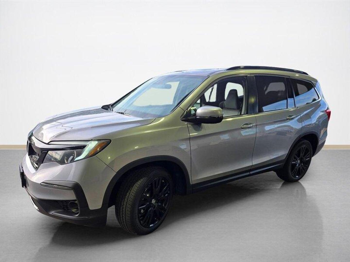 2022 Lunar Silver Metallic Honda Pilot Special Edition (5FNYF6H25NB) with an 3.5L V6 280hp 262ft. lbs. engine, Automatic transmission, located at 25355 Eames Street, Channahon, IL, 60410, (815) 467-1807, 41.429108, -88.228432 - The 2022 Honda Pilot SE features a robust 3.5L V6 engine delivering 280 horsepower and 262 lb-ft of torque, providing a balanced combination of power and efficiency. The exterior is finished in Lunar Silver Metallic, complemented by a Gray interior that offers a spacious and comfortable environment- Photo#7