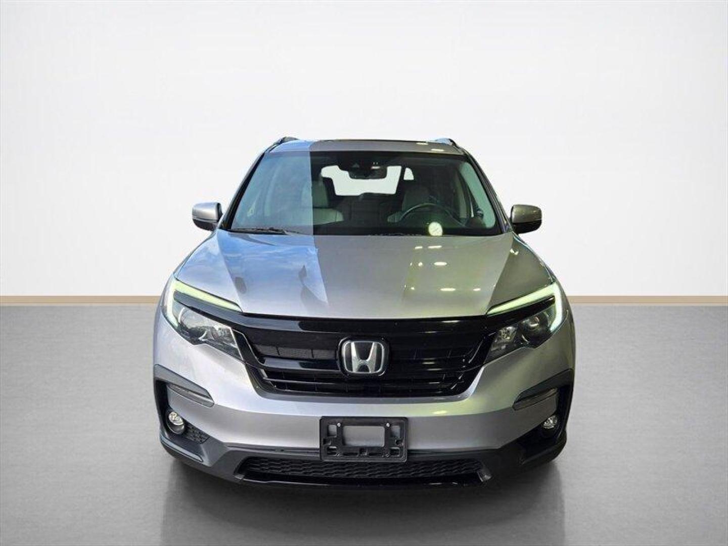 2022 Lunar Silver Metallic Honda Pilot Special Edition (5FNYF6H25NB) with an 3.5L V6 280hp 262ft. lbs. engine, Automatic transmission, located at 25355 Eames Street, Channahon, IL, 60410, (815) 467-1807, 41.429108, -88.228432 - The 2022 Honda Pilot SE features a robust 3.5L V6 engine delivering 280 horsepower and 262 lb-ft of torque, providing a balanced combination of power and efficiency. The exterior is finished in Lunar Silver Metallic, complemented by a Gray interior that offers a spacious and comfortable environment- Photo#8