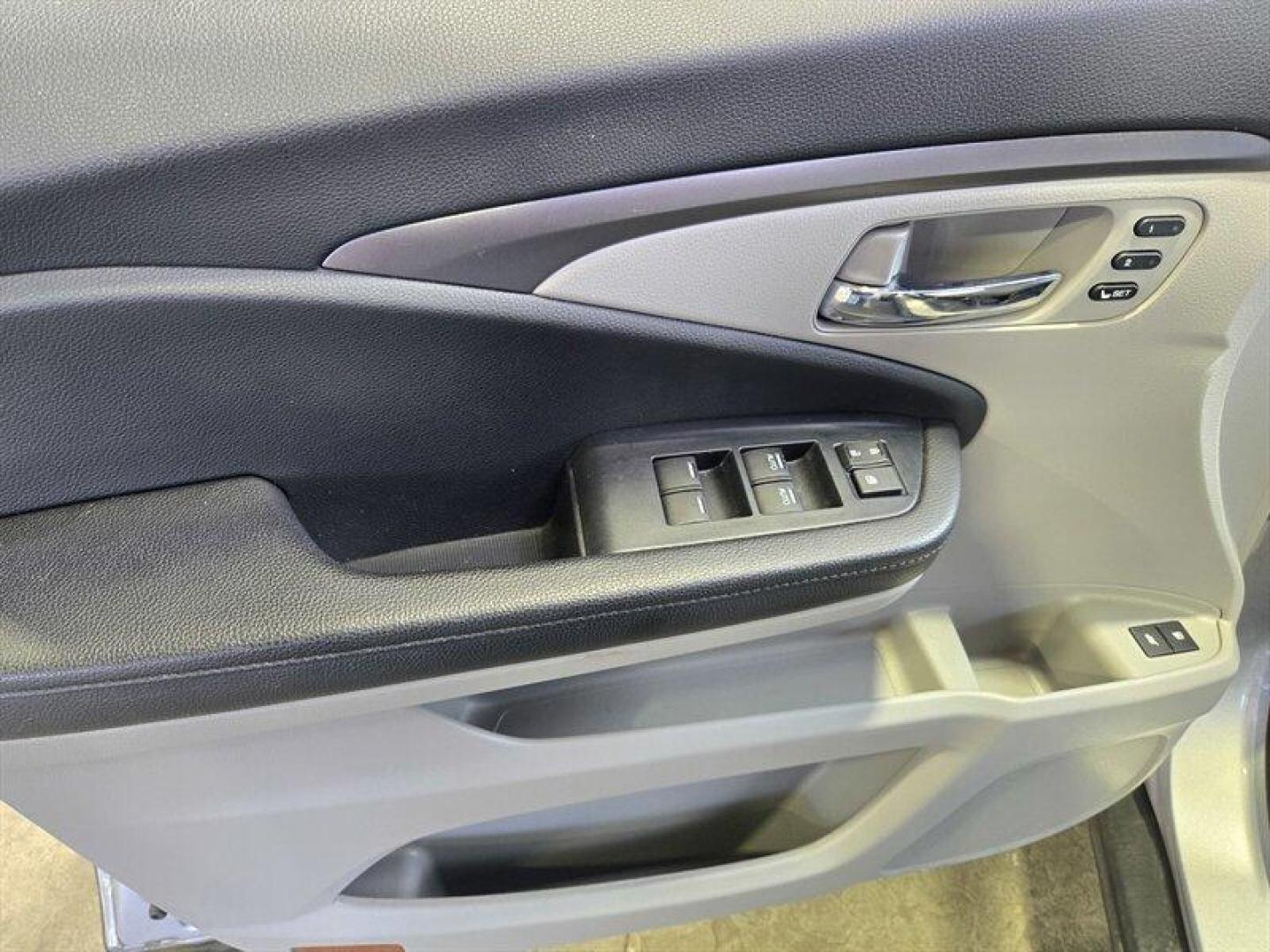 2022 Lunar Silver Metallic Honda Pilot Special Edition (5FNYF6H25NB) with an 3.5L V6 280hp 262ft. lbs. engine, Automatic transmission, located at 25355 Eames Street, Channahon, IL, 60410, (815) 467-1807, 41.429108, -88.228432 - The 2022 Honda Pilot SE features a robust 3.5L V6 engine delivering 280 horsepower and 262 lb-ft of torque, providing a balanced combination of power and efficiency. The exterior is finished in Lunar Silver Metallic, complemented by a Gray interior that offers a spacious and comfortable environment- Photo#11