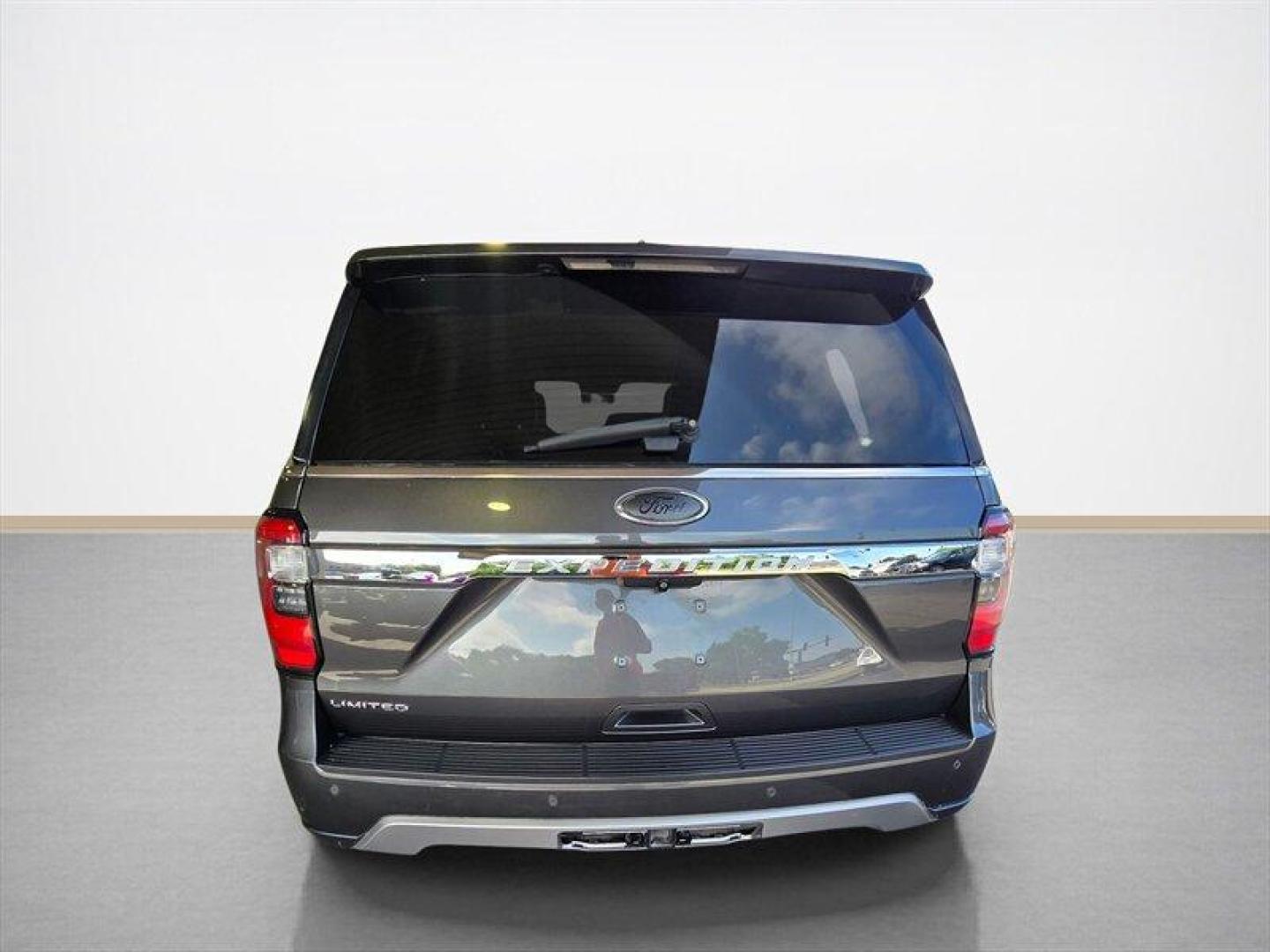 2018 Magnetic Ford Expedition Limited (1FMJU2AT1JE) with an EcoBoost 3.5L Twin Turbo V6 375hp 470ft. lbs. engine, Automatic transmission, located at 25355 Eames Street, Channahon, IL, 60410, (815) 467-1807, 41.429108, -88.228432 - This 2018 Ford Expedition Limited offers a powerful and efficient driving experience with its EcoBoost 3.5L Twin Turbo V6 engine, delivering 375 horsepower and 470 lb.-ft. of torque. The Magnetic exterior complements the Ebony interior, combining a sleek appearance with comfortable and spacious seat- Photo#4