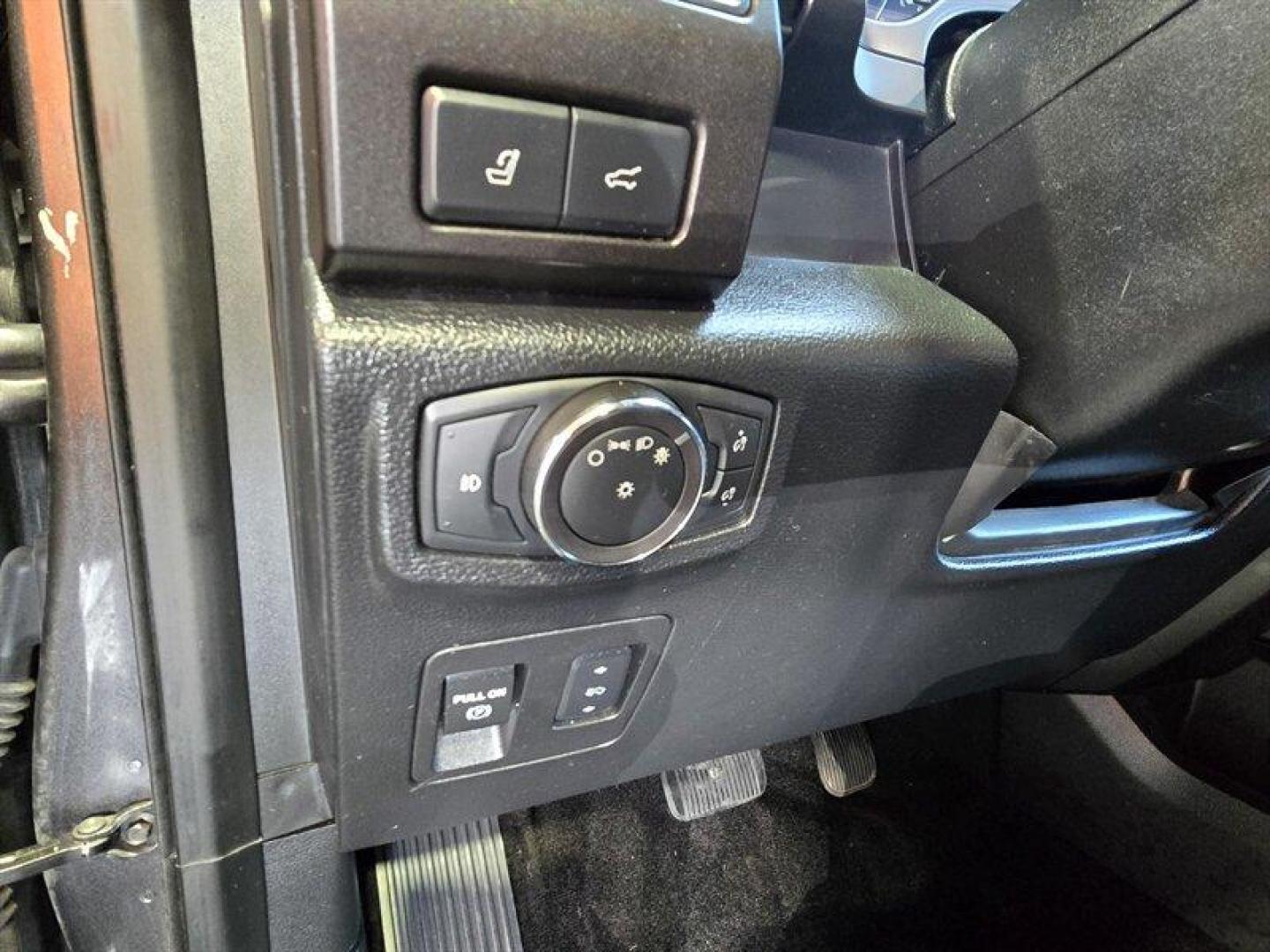 2018 Magnetic Ford Expedition Limited (1FMJU2AT1JE) with an EcoBoost 3.5L Twin Turbo V6 375hp 470ft. lbs. engine, Automatic transmission, located at 25355 Eames Street, Channahon, IL, 60410, (815) 467-1807, 41.429108, -88.228432 - This 2018 Ford Expedition Limited offers a powerful and efficient driving experience with its EcoBoost 3.5L Twin Turbo V6 engine, delivering 375 horsepower and 470 lb.-ft. of torque. The Magnetic exterior complements the Ebony interior, combining a sleek appearance with comfortable and spacious seat- Photo#13