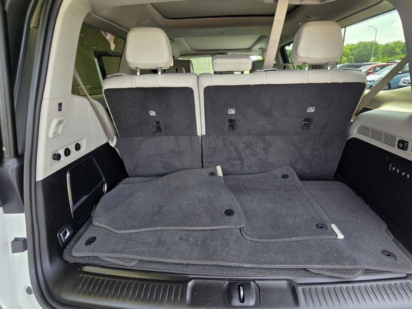 2023 Bright White Clear Coat Jeep Wagoneer Series III (1C4SJVDP4PS) with an Hurricane 3.0L Twin Turbo I6 420hp 468ft. lbs. engine, Automatic transmission, located at 25355 Eames Street, Channahon, IL, 60410, (815) 467-1807, 41.429108, -88.228432 - The 2023 Jeep Wagoneer Series III offers a blend of powerful performance, refined luxury, and advanced technology. Equipped with a Hurricane 3.0L Twin Turbo I6 engine, it delivers 420 horsepower and 468 ft-lbs of torque, providing confident acceleration and smooth driving dynamics. The factory defau- Photo#33
