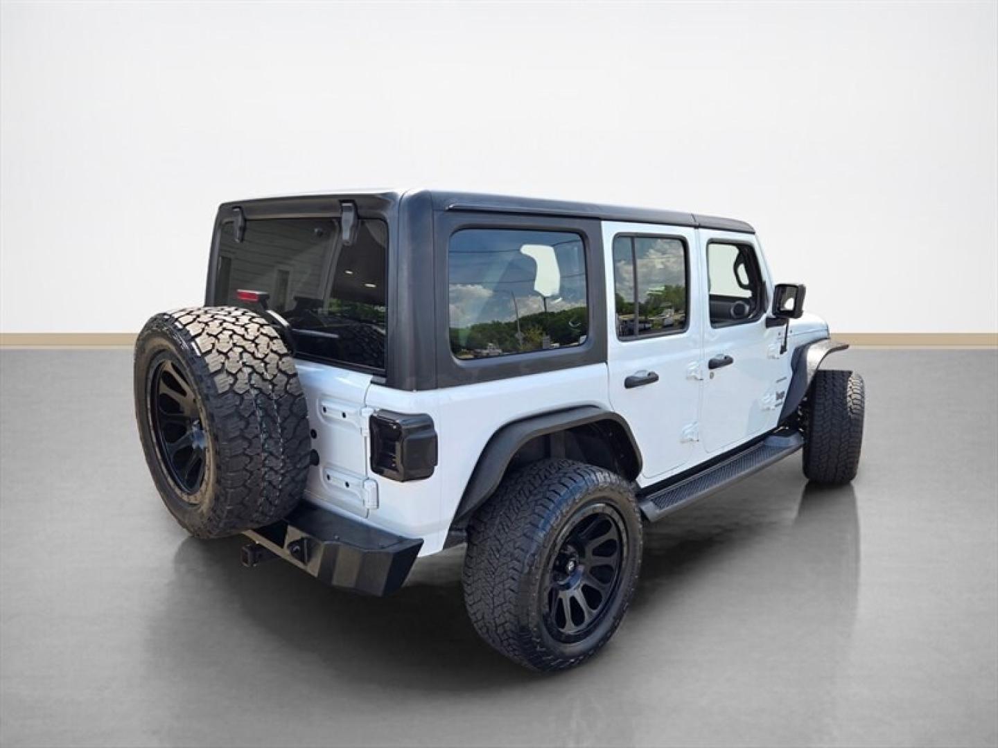 2020 Bright White Clear Coat Jeep Wrangler Unlimited Sahara (1C4HJXEG9LW) with an 3.6L V6 285hp 260ft. lbs. engine, 6 Speed Manual transmission, located at 25355 Eames Street, Channahon, IL, 60410, (815) 467-1807, 41.429108, -88.228432 - The 2020 Jeep Wrangler Unlimited Sahara is a versatile and capable SUV designed for both on-road comfort and off-road adventure. Powered by a 3.6L V6 engine delivering 285 horsepower and 260 lb-ft of torque, this model offers a balanced blend of performance and efficiency. Its fuel economy stands at- Photo#3