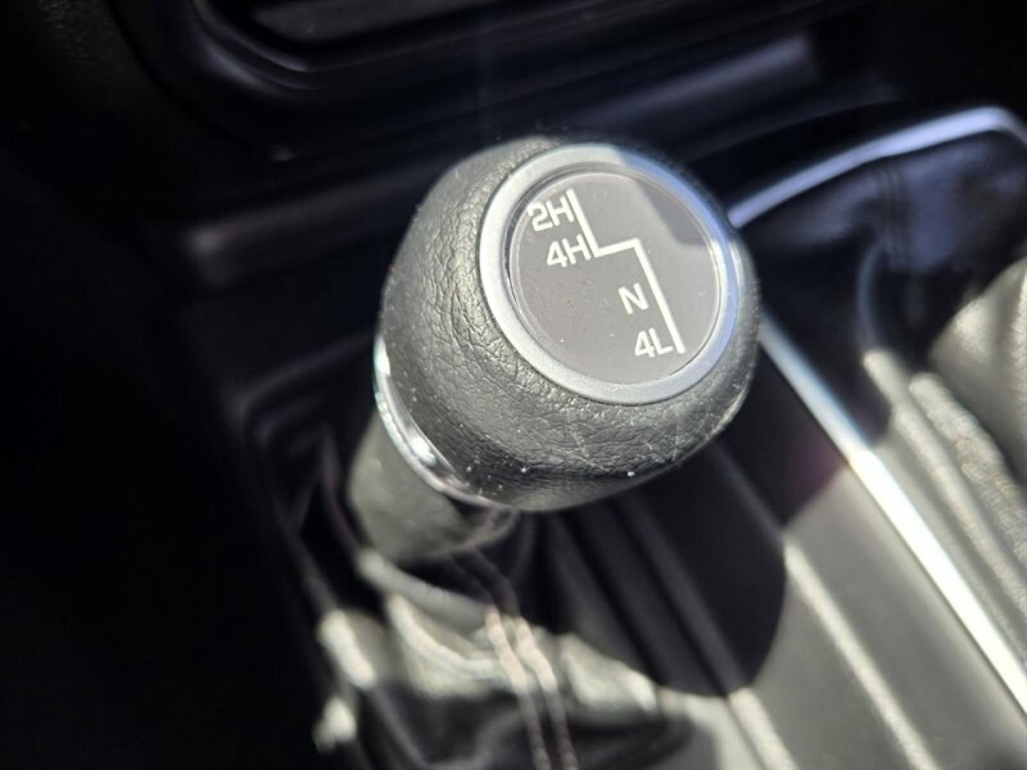 2020 Bright White Clear Coat Jeep Wrangler Unlimited Sahara (1C4HJXEG9LW) with an 3.6L V6 285hp 260ft. lbs. engine, 6 Speed Manual transmission, located at 25355 Eames Street, Channahon, IL, 60410, (815) 467-1807, 41.429108, -88.228432 - The 2020 Jeep Wrangler Unlimited Sahara is a versatile and capable SUV designed for both on-road comfort and off-road adventure. Powered by a 3.6L V6 engine delivering 285 horsepower and 260 lb-ft of torque, this model offers a balanced blend of performance and efficiency. Its fuel economy stands at- Photo#22