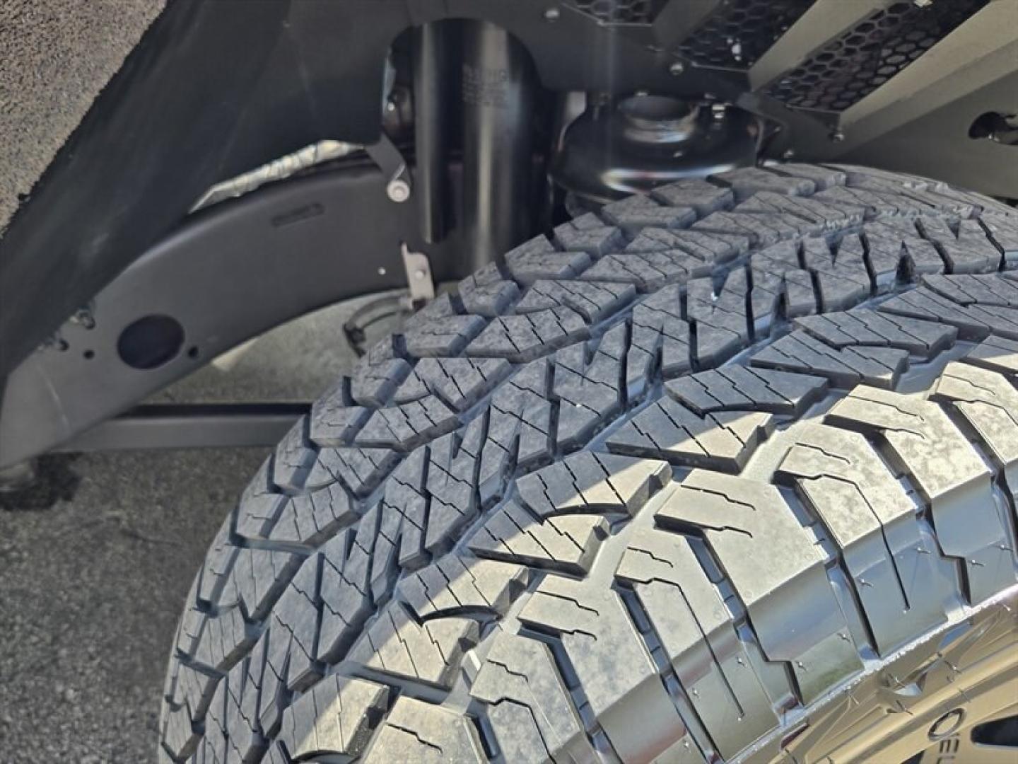 2020 Bright White Clear Coat Jeep Wrangler Unlimited Sahara (1C4HJXEG9LW) with an 3.6L V6 285hp 260ft. lbs. engine, 6 Speed Manual transmission, located at 25355 Eames Street, Channahon, IL, 60410, (815) 467-1807, 41.429108, -88.228432 - The 2020 Jeep Wrangler Unlimited Sahara is a versatile and capable SUV designed for both on-road comfort and off-road adventure. Powered by a 3.6L V6 engine delivering 285 horsepower and 260 lb-ft of torque, this model offers a balanced blend of performance and efficiency. Its fuel economy stands at- Photo#31