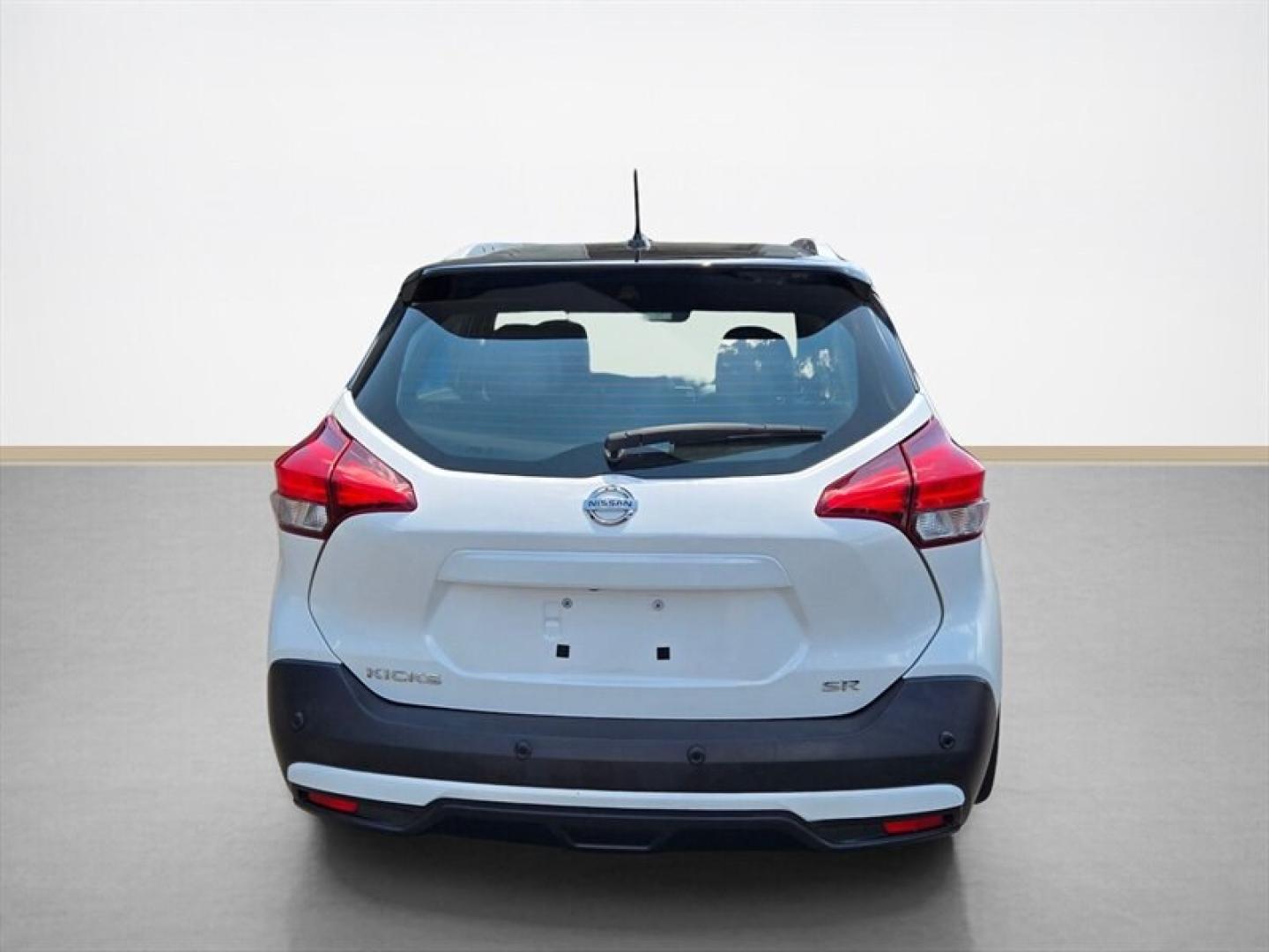 2020 Aspen White Tricoat Nissan Kicks SR (3N1CP5DV7LL) with an 1.6L I4 122hp 114ft. lbs. SULEV engine, Automatic transmission, located at 25355 Eames Street, Channahon, IL, 60410, (815) 467-1807, 41.429108, -88.228432 - Discover the 2020 Nissan Kicks SR, a compact SUV that combines efficiency and style. Powered by a 1.6L I4 engine delivering 122 horsepower and 114 ft-lbs of torque, this model features a Super Ultra Low Emission Vehicle (SULEV) engine, contributing to reduced emissions while maintaining reliable per- Photo#4