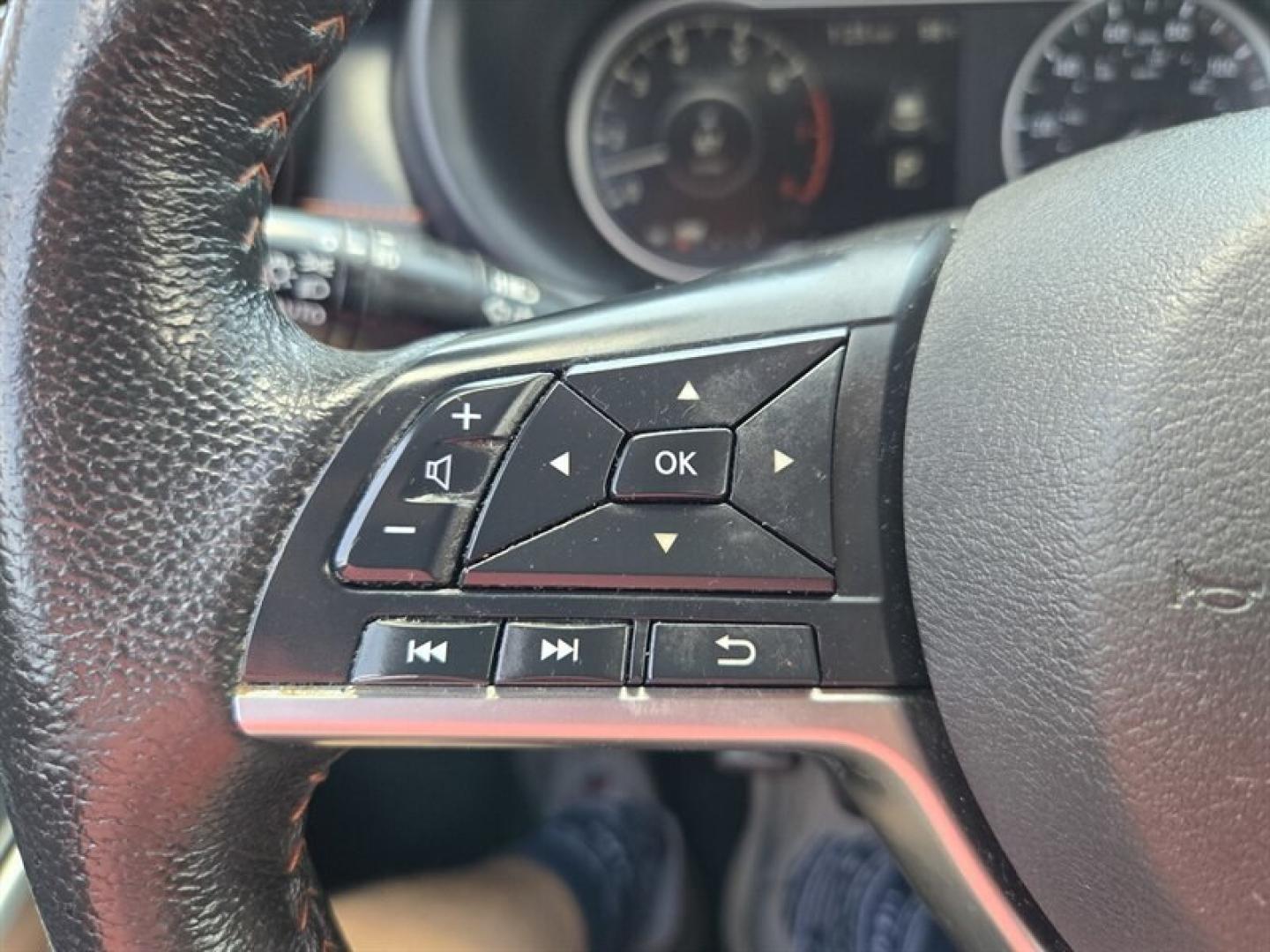 2020 Aspen White Tricoat Nissan Kicks SR (3N1CP5DV7LL) with an 1.6L I4 122hp 114ft. lbs. SULEV engine, Automatic transmission, located at 25355 Eames Street, Channahon, IL, 60410, (815) 467-1807, 41.429108, -88.228432 - Discover the 2020 Nissan Kicks SR, a compact SUV that combines efficiency and style. Powered by a 1.6L I4 engine delivering 122 horsepower and 114 ft-lbs of torque, this model features a Super Ultra Low Emission Vehicle (SULEV) engine, contributing to reduced emissions while maintaining reliable per- Photo#12