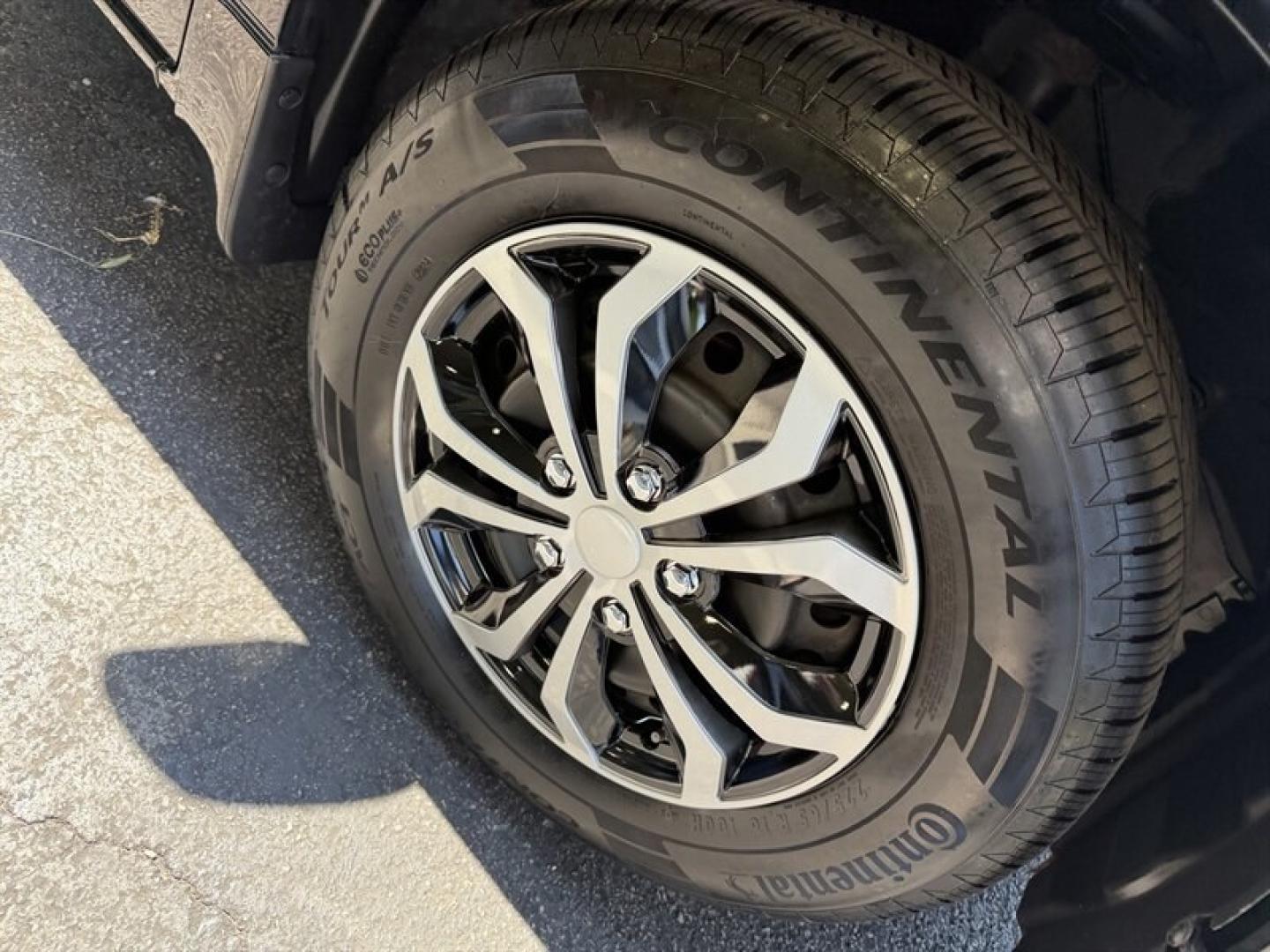2015 Super Black Nissan Quest 3.5 S (JN8AE2KP6F9) with an 3.5L V6 260hp 240ft. lbs. engine, Automatic transmission, located at 25355 Eames Street, Channahon, IL, 60410, (815) 467-1807, 41.429108, -88.228432 - Dominate the road with the 2015 Nissan Quest 3.5 S a powerhouse minivan built to deliver relentless performance and unbeatable versatility. Under the hood, a robust 3.5L V6 engine roars with 260 horsepower and 240 lb-ft of torque, giving you the muscle to conquer city streets and highways alike. T- Photo#9
