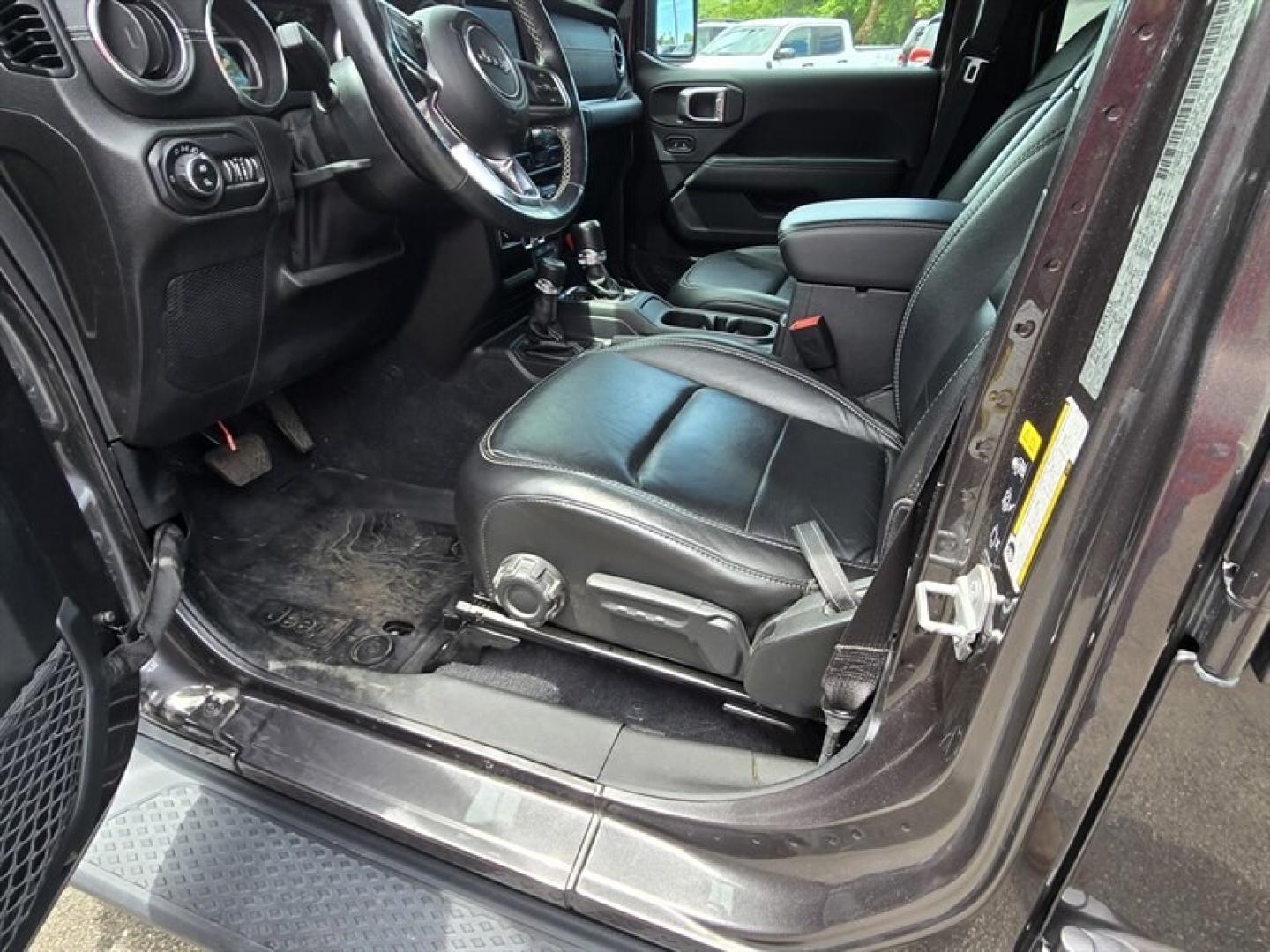 2020 Granite Crystal Metallic Clear Coat Jeep Gladiator Overland (1C6HJTFG6LL) with an 3.6L V6 285hp 260ft. lbs. engine, Automatic transmission, located at 25355 Eames Street, Channahon, IL, 60410, (815) 467-1807, 41.429108, -88.228432 - Unleash the beast with the 2020 Jeep Gladiator Overlandwhere rugged capability meets refined power. Under the hood roars a formidable 3.6L V6 engine delivering 285 horsepower and 260 ft-lbs of torque that dominate every terrain without breaking a sweat. Clocking in with less than 29,000 milesaveragi- Photo#9