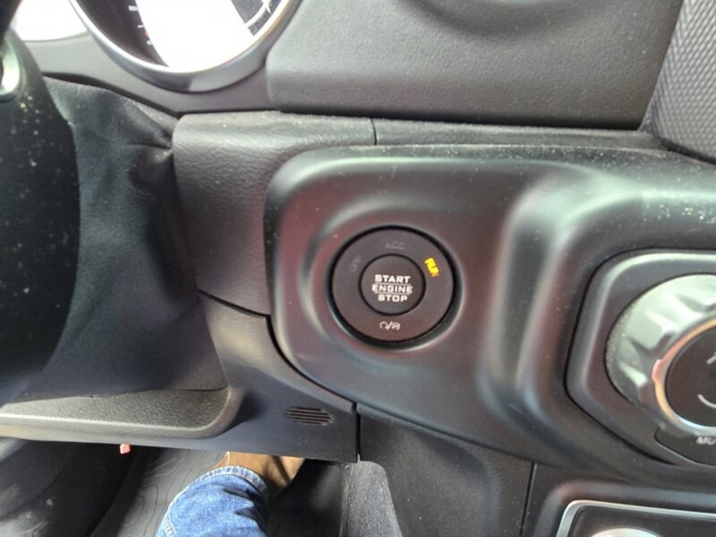 2020 Granite Crystal Metallic Clear Coat Jeep Gladiator Overland (1C6HJTFG6LL) with an 3.6L V6 285hp 260ft. lbs. engine, Automatic transmission, located at 25355 Eames Street, Channahon, IL, 60410, (815) 467-1807, 41.429108, -88.228432 - Unleash the beast with the 2020 Jeep Gladiator Overlandwhere rugged capability meets refined power. Under the hood roars a formidable 3.6L V6 engine delivering 285 horsepower and 260 ft-lbs of torque that dominate every terrain without breaking a sweat. Clocking in with less than 29,000 milesaveragi- Photo#16