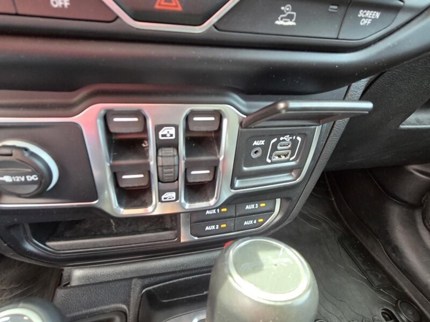 2020 Granite Crystal Metallic Clear Coat Jeep Gladiator Overland (1C6HJTFG6LL) with an 3.6L V6 285hp 260ft. lbs. engine, Automatic transmission, located at 25355 Eames Street, Channahon, IL, 60410, (815) 467-1807, 41.429108, -88.228432 - Unleash the beast with the 2020 Jeep Gladiator Overlandwhere rugged capability meets refined power. Under the hood roars a formidable 3.6L V6 engine delivering 285 horsepower and 260 ft-lbs of torque that dominate every terrain without breaking a sweat. Clocking in with less than 29,000 milesaveragi- Photo#19