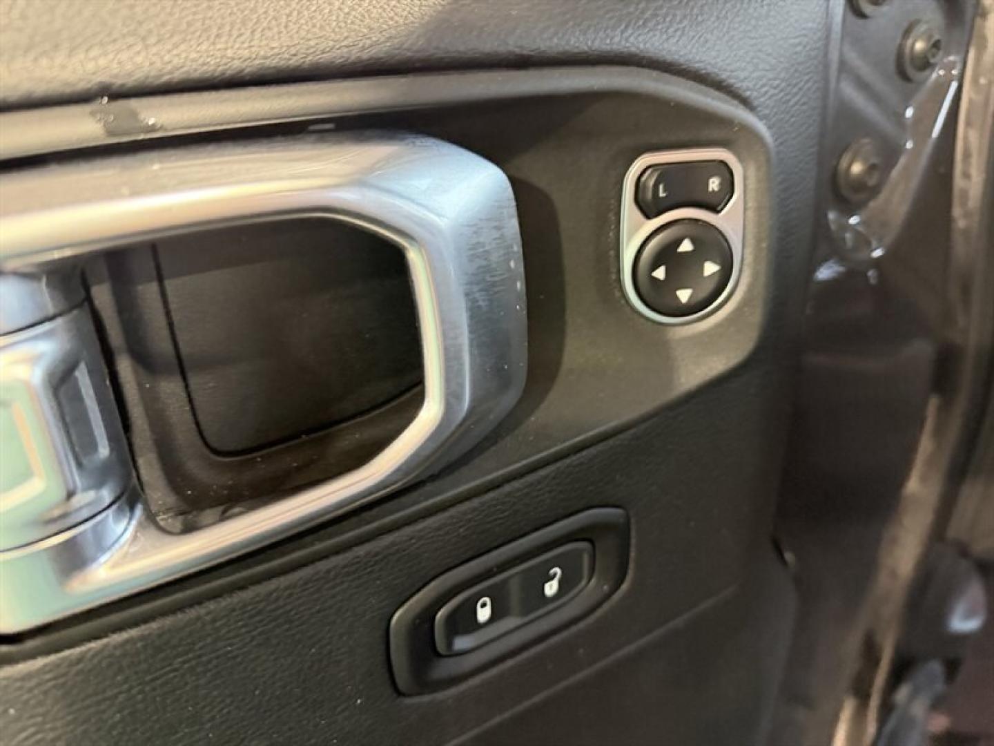 2020 Granite Crystal Metallic Clear Coat Jeep Gladiator Overland (1C6HJTFG6LL) with an 3.6L V6 285hp 260ft. lbs. engine, Automatic transmission, located at 25355 Eames Street, Channahon, IL, 60410, (815) 467-1807, 41.429108, -88.228432 - Unleash the beast with the 2020 Jeep Gladiator Overlandwhere rugged capability meets refined power. Under the hood roars a formidable 3.6L V6 engine delivering 285 horsepower and 260 ft-lbs of torque that dominate every terrain without breaking a sweat. Clocking in with less than 29,000 milesaveragi- Photo#15