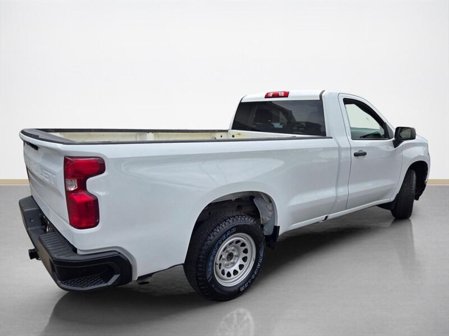 2021 Summit White Chevrolet Silverado 1500 WT (3GCNWAEK4MG) with an 2.7L Turbo I4 310hp 348ft. lbs. engine, Automatic transmission, located at 25355 Eames Street, Channahon, IL, 60410, (815) 467-1807, 41.429108, -88.228432 - The 2021 Chevrolet Silverado 1500 Work Truck is equipped with a 2.7L Turbo Inline-4 engine delivering 310 horsepower and 348 lb-ft of torque, providing a balance of power and efficiency. Finished in Summit White, the exterior presents a clean and professional appearance, complemented by a Jet Black- Photo#3