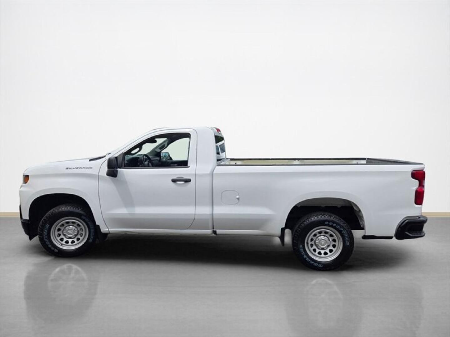 2021 Summit White Chevrolet Silverado 1500 WT (3GCNWAEK4MG) with an 2.7L Turbo I4 310hp 348ft. lbs. engine, Automatic transmission, located at 25355 Eames Street, Channahon, IL, 60410, (815) 467-1807, 41.429108, -88.228432 - The 2021 Chevrolet Silverado 1500 Work Truck is equipped with a 2.7L Turbo Inline-4 engine delivering 310 horsepower and 348 lb-ft of torque, providing a balance of power and efficiency. Finished in Summit White, the exterior presents a clean and professional appearance, complemented by a Jet Black- Photo#6