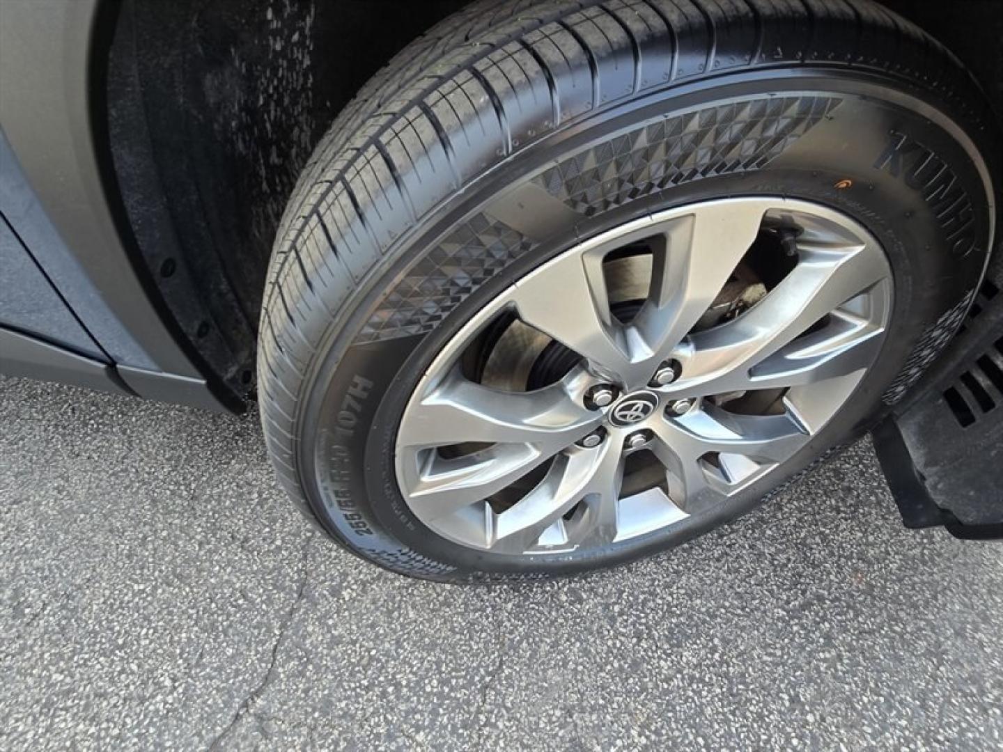 2024 Wind Chill Pearl Toyota Grand Highlander Limited (5TDAAAB54RS) with an 2.4L Turbo I4 265hp 310ft. lbs. engine, Automatic transmission, located at 25355 Eames Street, Channahon, IL, 60410, (815) 467-1807, 41.429108, -88.228432 - The 2024 Toyota Grand Highlander XLE is a versatile midsize SUV designed to deliver a balanced combination of performance, comfort, and advanced features. Powered by a 2.4L Turbocharged Inline-4 engine, this model produces 265 horsepower and 310 lb-ft of torque, providing confident acceleration and- Photo#29