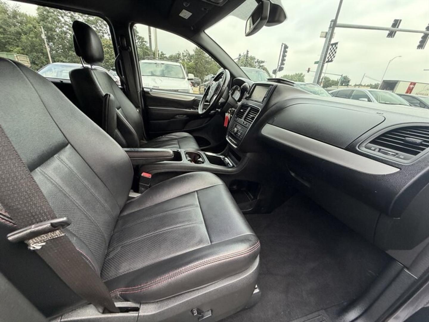2018 Granite Pearl Coat Dodge Grand Caravan GT (2C4RDGEG5JR) with an Pentastar 3.6L Flex Fuel V6 283hp 260ft. lbs. engine, Automatic transmission, located at 25355 Eames Street, Channahon, IL, 60410, (815) 467-1807, 41.429108, -88.228432 - Get ready for your next adventure with this 2018 Dodge Grand Caravan GT, a perfect blend of style, comfort, and power! Dressed in a stunning Black Onyx Crystal Pearl Coat, this minivan shines wherever you go, turning heads with its sleek and polished exterior. Under the hood, you'll find the robust- Photo#11
