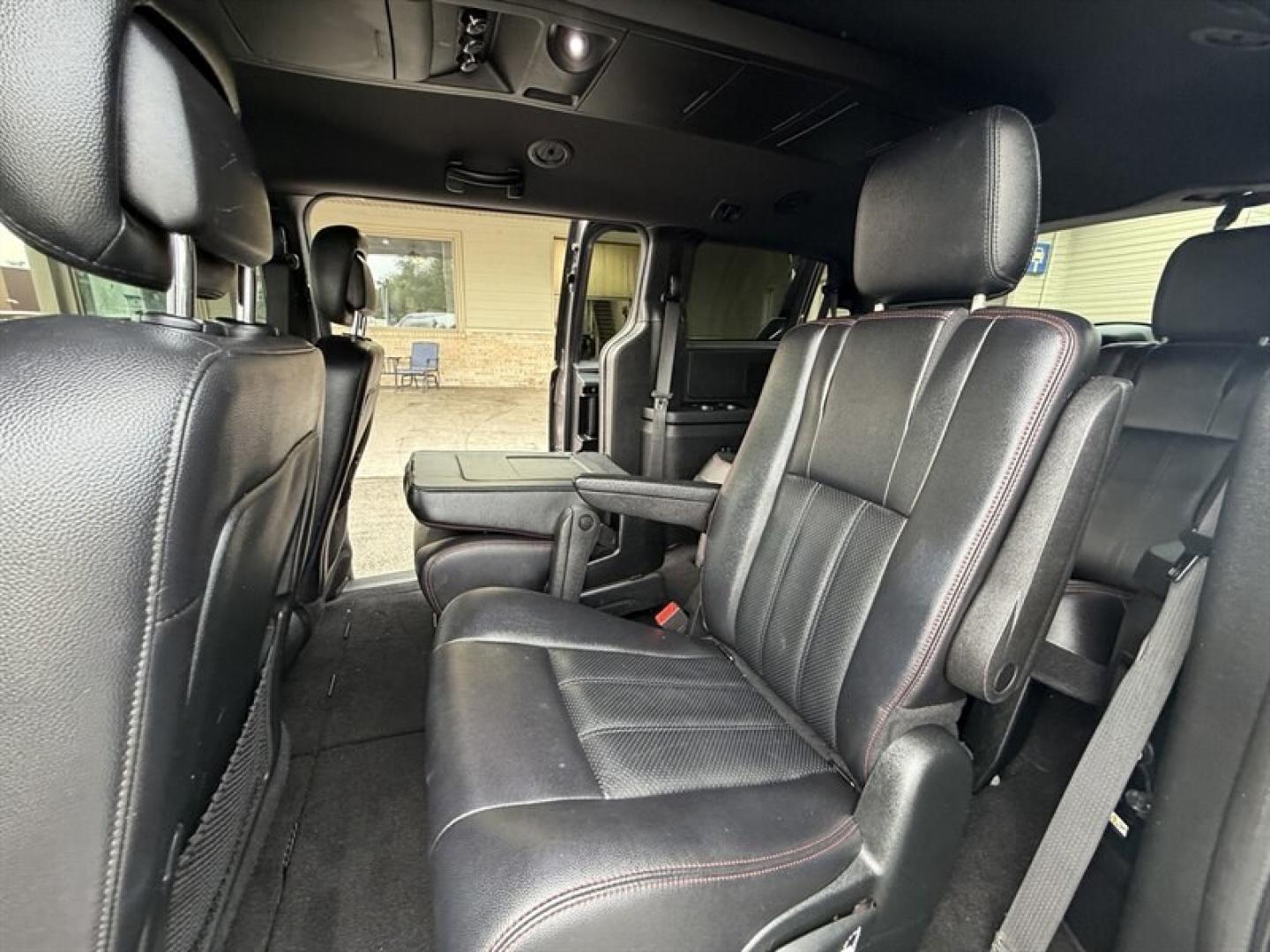 2018 Granite Pearl Coat Dodge Grand Caravan GT (2C4RDGEG5JR) with an Pentastar 3.6L Flex Fuel V6 283hp 260ft. lbs. engine, Automatic transmission, located at 25355 Eames Street, Channahon, IL, 60410, (815) 467-1807, 41.429108, -88.228432 - Get ready for your next adventure with this 2018 Dodge Grand Caravan GT, a perfect blend of style, comfort, and power! Dressed in a stunning Black Onyx Crystal Pearl Coat, this minivan shines wherever you go, turning heads with its sleek and polished exterior. Under the hood, you'll find the robust- Photo#15