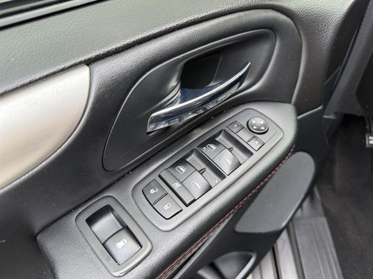 2018 Granite Pearl Coat Dodge Grand Caravan GT (2C4RDGEG5JR) with an Pentastar 3.6L Flex Fuel V6 283hp 260ft. lbs. engine, Automatic transmission, located at 25355 Eames Street, Channahon, IL, 60410, (815) 467-1807, 41.429108, -88.228432 - Get ready for your next adventure with this 2018 Dodge Grand Caravan GT, a perfect blend of style, comfort, and power! Dressed in a stunning Black Onyx Crystal Pearl Coat, this minivan shines wherever you go, turning heads with its sleek and polished exterior. Under the hood, you'll find the robust- Photo#17