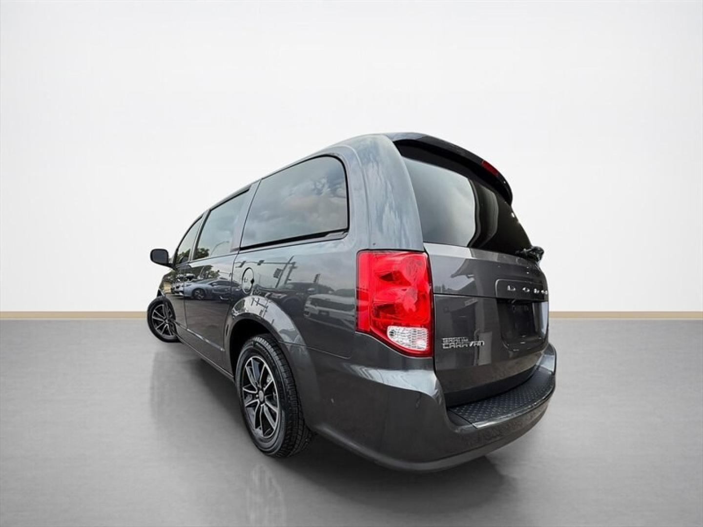 2018 Granite Pearl Coat Dodge Grand Caravan GT (2C4RDGEG5JR) with an Pentastar 3.6L Flex Fuel V6 283hp 260ft. lbs. engine, Automatic transmission, located at 25355 Eames Street, Channahon, IL, 60410, (815) 467-1807, 41.429108, -88.228432 - Get ready for your next adventure with this 2018 Dodge Grand Caravan GT, a perfect blend of style, comfort, and power! Dressed in a stunning Black Onyx Crystal Pearl Coat, this minivan shines wherever you go, turning heads with its sleek and polished exterior. Under the hood, you'll find the robust- Photo#5