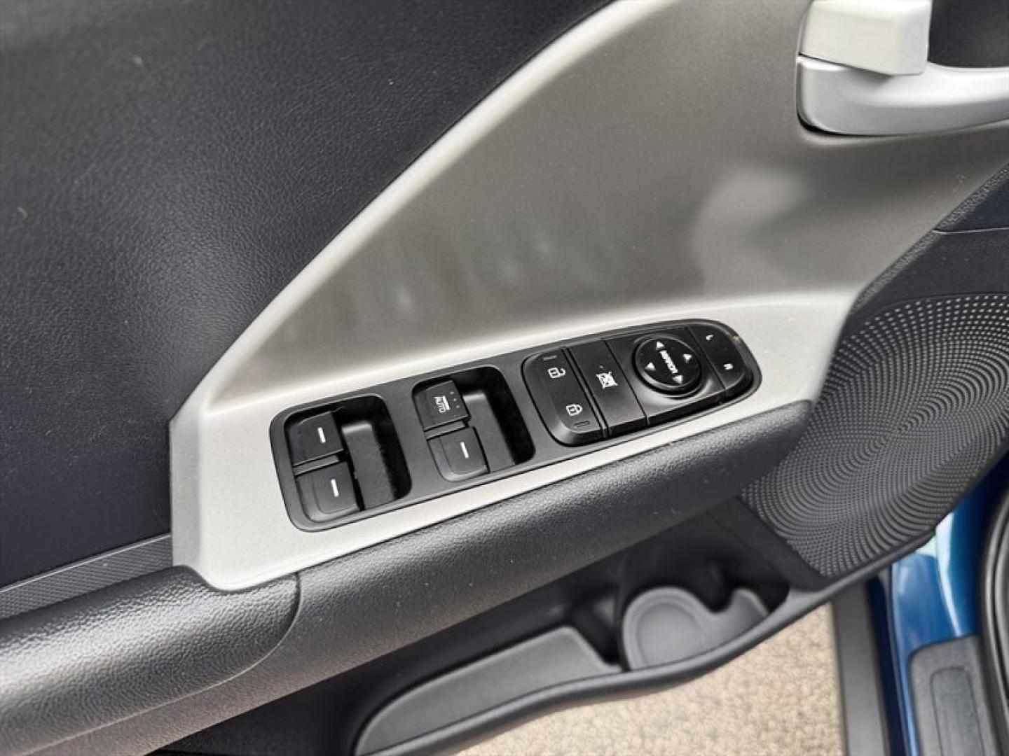 2019 Deep Cerulean Kia Niro LX (KNDCB3LC7K5) with an 1.6L Hybrid I4 139hp 195ft. lbs. engine, 6 Speed Manual transmission, located at 25355 Eames Street, Channahon, IL, 60410, (815) 467-1807, 41.429108, -88.228432 - Ready to turn heads and save the planet in style? Feast your eyes on this 2019 Kia Niro LX, rocking a stunning Deep Cerulean exterior thats cooler than your exs new flame. Slide inside to the Charcoal interior, where comfort meets sleek sophisticationbecause you deserve nothing less. Under the hood- Photo#15