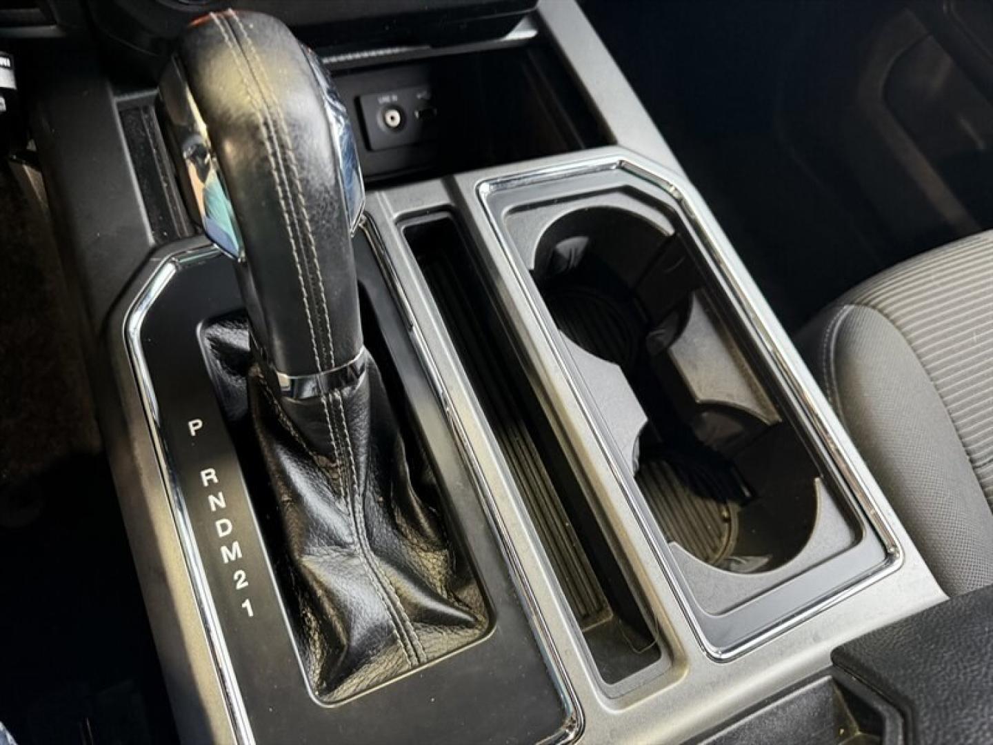 2015 Tuxedo Black Metallic Ford F-150 XLT (1FTFX1EF1FK) with an 5.0L Flex Fuel V8 385hp 387ft. lbs. engine, Automatic transmission, located at 25355 Eames Street, Channahon, IL, 60410, (815) 467-1807, 41.429108, -88.228432 - Ready to own the road AND the weekend? Check out this 2015 Ford F-150 XLT, powered by a beastly 5.0L Flex Fuel V8 engine delivering a juicy 385 horsepower and 387 ft-lbs of torque. This truck doesnt just driveit dominates with power and precision, whether youre towing, hauling, or just cruising in s- Photo#23