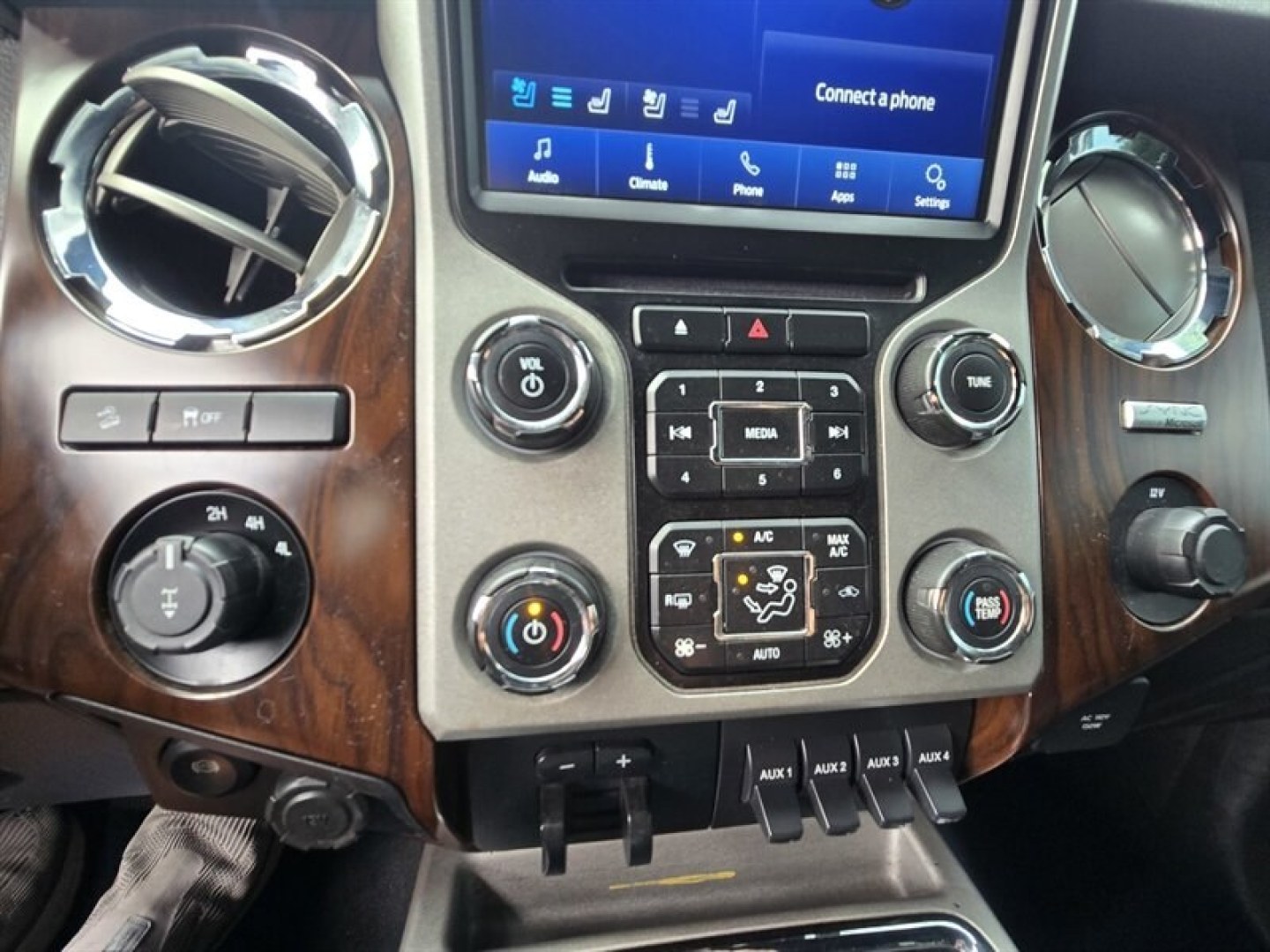 2015 Magnetic Metallic Ford F-350 Lariat (1FT8W3BT9FE) with an 6.7 engine, Automatic transmission, located at 25355 Eames Street, Channahon, IL, 60410, (815) 467-1807, 41.429108, -88.228432 - The 2015 Ford F-350 LARIAT is a powerful and reliable heavy-duty truck designed to meet the demands of both work and everyday driving. It is equipped with a robust 6.7-liter Power Stroke V8 Turbo Diesel engine, delivering impressive torque and horsepower for towing and hauling with confidence. This- Photo#20