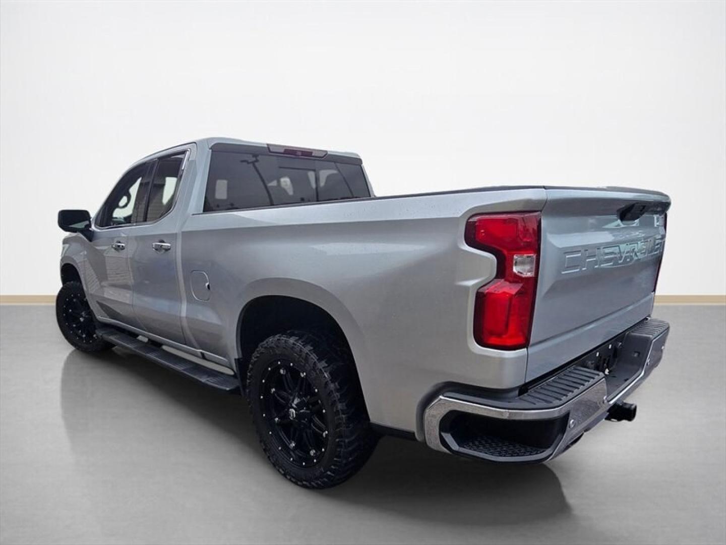 2019 Silver Ice Metallic Chevrolet Silverado 1500 LTZ (1GCRYGED0KZ) with an EcoTec3 5.3L V8 355hp 383ft. lbs. engine, Automatic transmission, located at 25355 Eames Street, Channahon, IL, 60410, (815) 467-1807, 41.429108, -88.228432 - The 2019 Chevrolet Silverado 1500 LTZ is equipped with a powerful EcoTec3 5.3L V8 engine delivering 355 horsepower and 383 lb-ft of torque. Finished in a sleek Silver exterior with a Black interior, this truck combines capability with a refined appearance. It has been driven below 70,000 miles, aver- Photo#5
