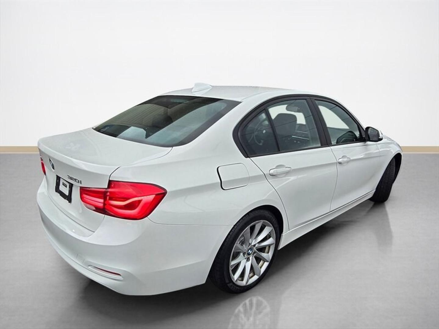 2018 Alpine White BMW 320i xDrive (WBA8A3C52JA) with an 2.0L Turbo I4 180hp 200ft. lbs. engine, Automatic transmission, located at 25355 Eames Street, Channahon, IL, 60410, (815) 467-1807, 41.429108, -88.228432 - Discover the 2018 BMW 320i xDrive, a well-maintained luxury sedan that combines performance, efficiency, and classic BMW styling. Powered by a 2.0L turbocharged inline-4 engine delivering 180 horsepower and 200 lb-ft of torque, this model offers a balanced driving experience with responsive accelera- Photo#3