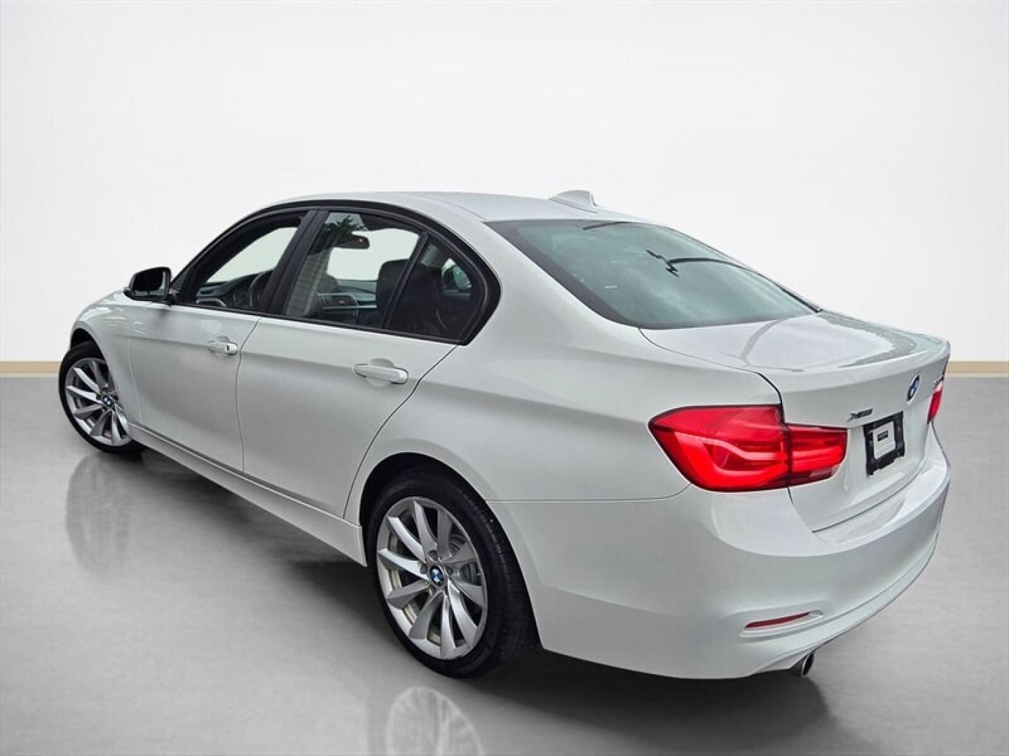 2018 Alpine White BMW 320i xDrive (WBA8A3C52JA) with an 2.0L Turbo I4 180hp 200ft. lbs. engine, Automatic transmission, located at 25355 Eames Street, Channahon, IL, 60410, (815) 467-1807, 41.429108, -88.228432 - Discover the 2018 BMW 320i xDrive, a well-maintained luxury sedan that combines performance, efficiency, and classic BMW styling. Powered by a 2.0L turbocharged inline-4 engine delivering 180 horsepower and 200 lb-ft of torque, this model offers a balanced driving experience with responsive accelera- Photo#5