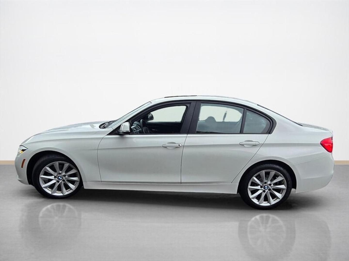 2018 Alpine White BMW 320i xDrive (WBA8A3C52JA) with an 2.0L Turbo I4 180hp 200ft. lbs. engine, Automatic transmission, located at 25355 Eames Street, Channahon, IL, 60410, (815) 467-1807, 41.429108, -88.228432 - Discover the 2018 BMW 320i xDrive, a well-maintained luxury sedan that combines performance, efficiency, and classic BMW styling. Powered by a 2.0L turbocharged inline-4 engine delivering 180 horsepower and 200 lb-ft of torque, this model offers a balanced driving experience with responsive accelera- Photo#6