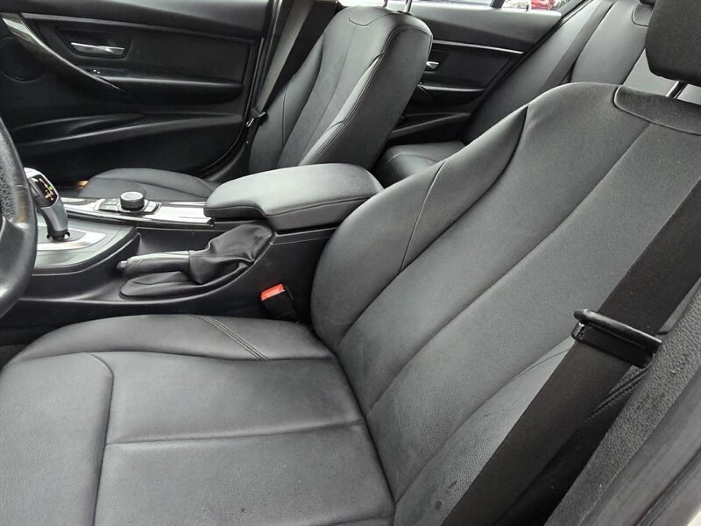 2018 Alpine White BMW 320i xDrive (WBA8A3C52JA) with an 2.0L Turbo I4 180hp 200ft. lbs. engine, Automatic transmission, located at 25355 Eames Street, Channahon, IL, 60410, (815) 467-1807, 41.429108, -88.228432 - Discover the 2018 BMW 320i xDrive, a well-maintained luxury sedan that combines performance, efficiency, and classic BMW styling. Powered by a 2.0L turbocharged inline-4 engine delivering 180 horsepower and 200 lb-ft of torque, this model offers a balanced driving experience with responsive accelera- Photo#11