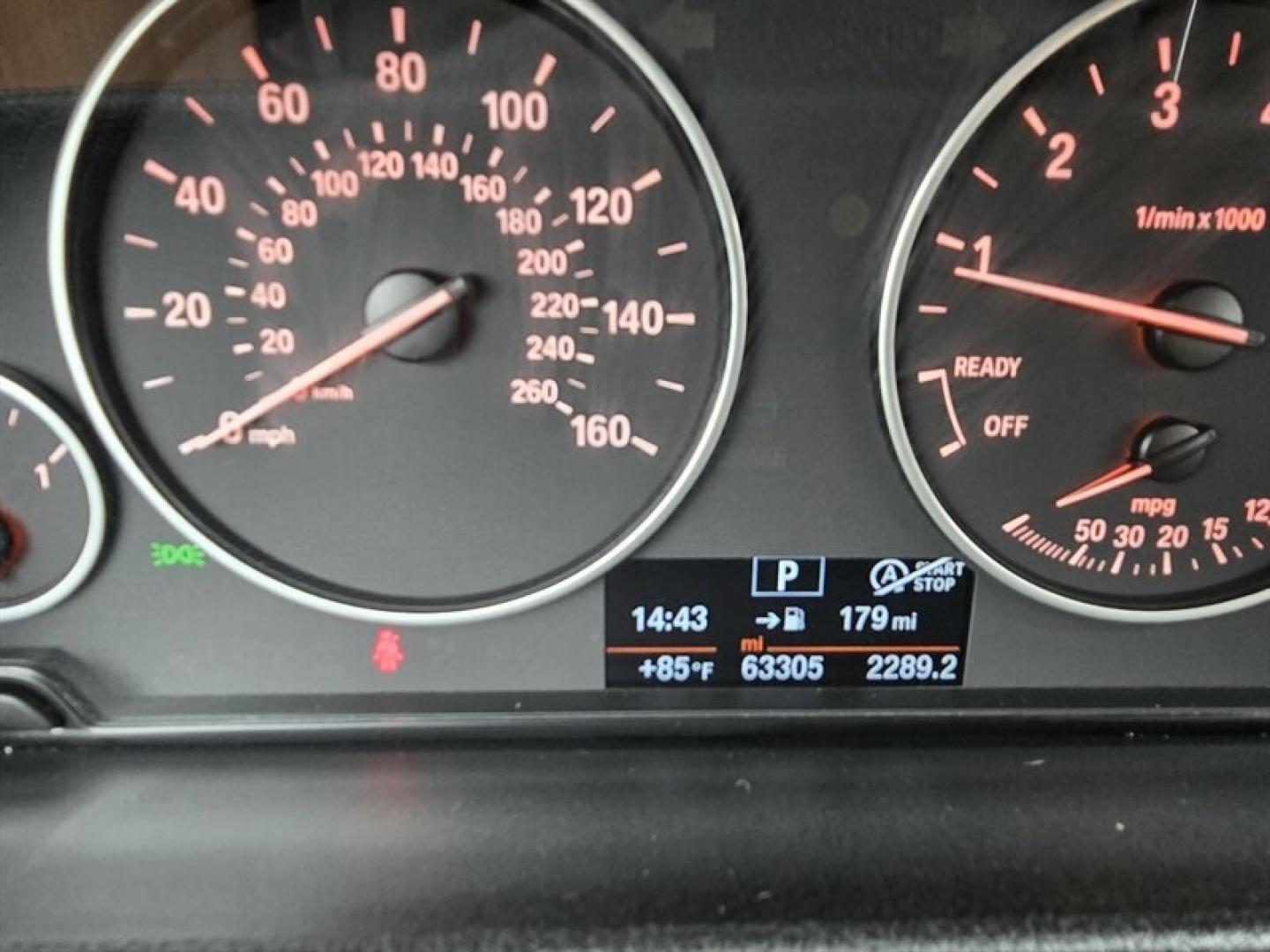 2018 Alpine White BMW 320i xDrive (WBA8A3C52JA) with an 2.0L Turbo I4 180hp 200ft. lbs. engine, Automatic transmission, located at 25355 Eames Street, Channahon, IL, 60410, (815) 467-1807, 41.429108, -88.228432 - Discover the 2018 BMW 320i xDrive, a well-maintained luxury sedan that combines performance, efficiency, and classic BMW styling. Powered by a 2.0L turbocharged inline-4 engine delivering 180 horsepower and 200 lb-ft of torque, this model offers a balanced driving experience with responsive accelera- Photo#15
