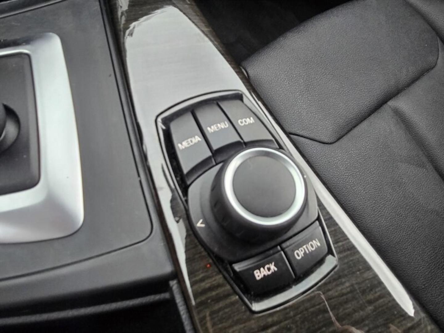 2018 Alpine White BMW 320i xDrive (WBA8A3C52JA) with an 2.0L Turbo I4 180hp 200ft. lbs. engine, Automatic transmission, located at 25355 Eames Street, Channahon, IL, 60410, (815) 467-1807, 41.429108, -88.228432 - Discover the 2018 BMW 320i xDrive, a well-maintained luxury sedan that combines performance, efficiency, and classic BMW styling. Powered by a 2.0L turbocharged inline-4 engine delivering 180 horsepower and 200 lb-ft of torque, this model offers a balanced driving experience with responsive accelera- Photo#23