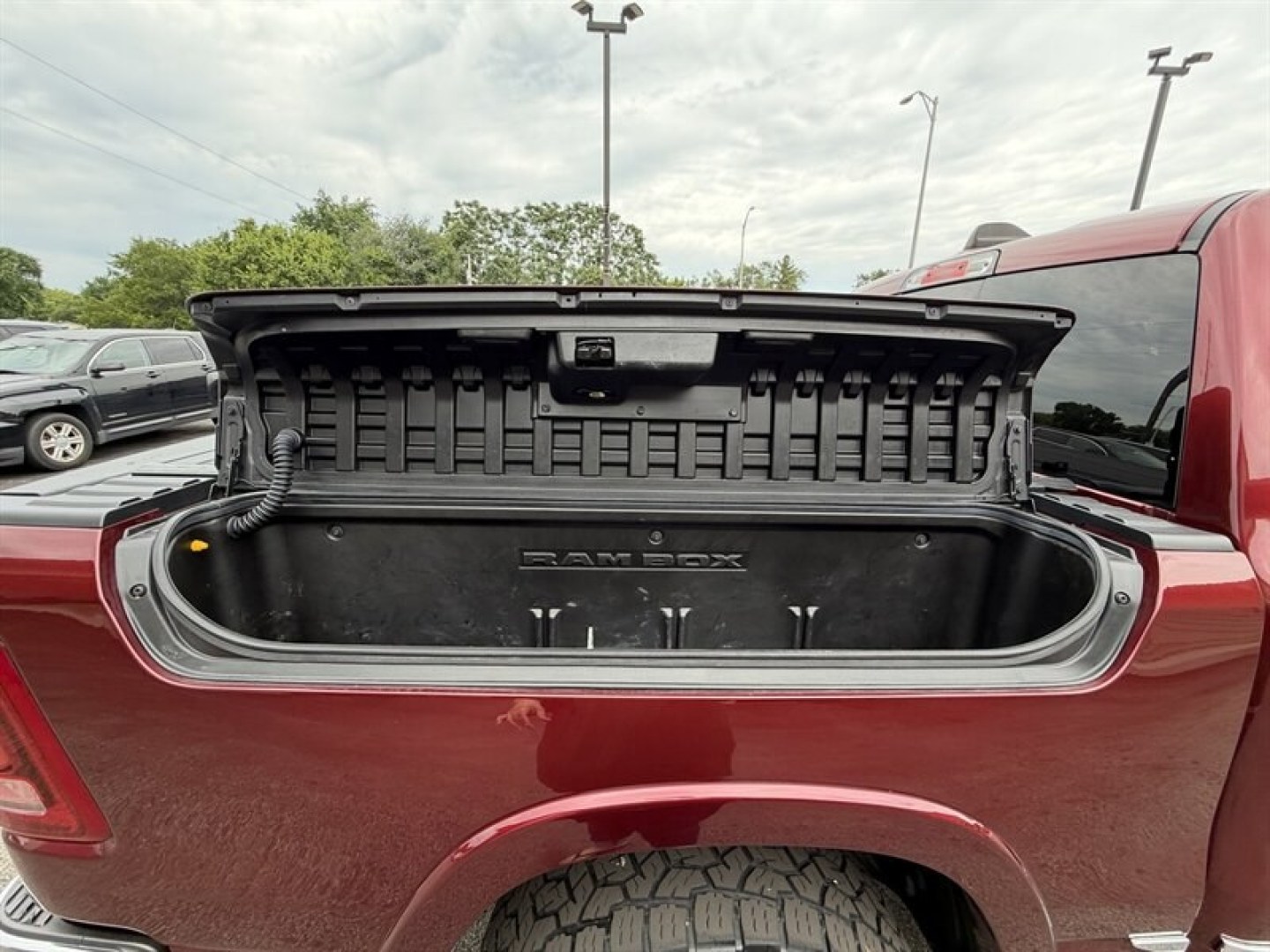 2020 Delmonico Red Pearl Coat RAM 1500 Laramie (1C6SRFJTXLN) with an HEMI 5.7L V8 395hp 410ft. lbs. engine, Automatic transmission, located at 25355 Eames Street, Channahon, IL, 60410, (815) 467-1807, 41.429108, -88.228432 - Ready to roll with power and pizzazz? Feast your eyes on this 2020 RAM 1500 Laramie, packing a punch with its beastly HEMI 5.7L V8 engine delivering a snarling 395 horsepower and a gut-punch 410 ft-lbs of torque. This truck doesnt just move it dominates every road. Wrapped in a head-turning Delmo- Photo#13