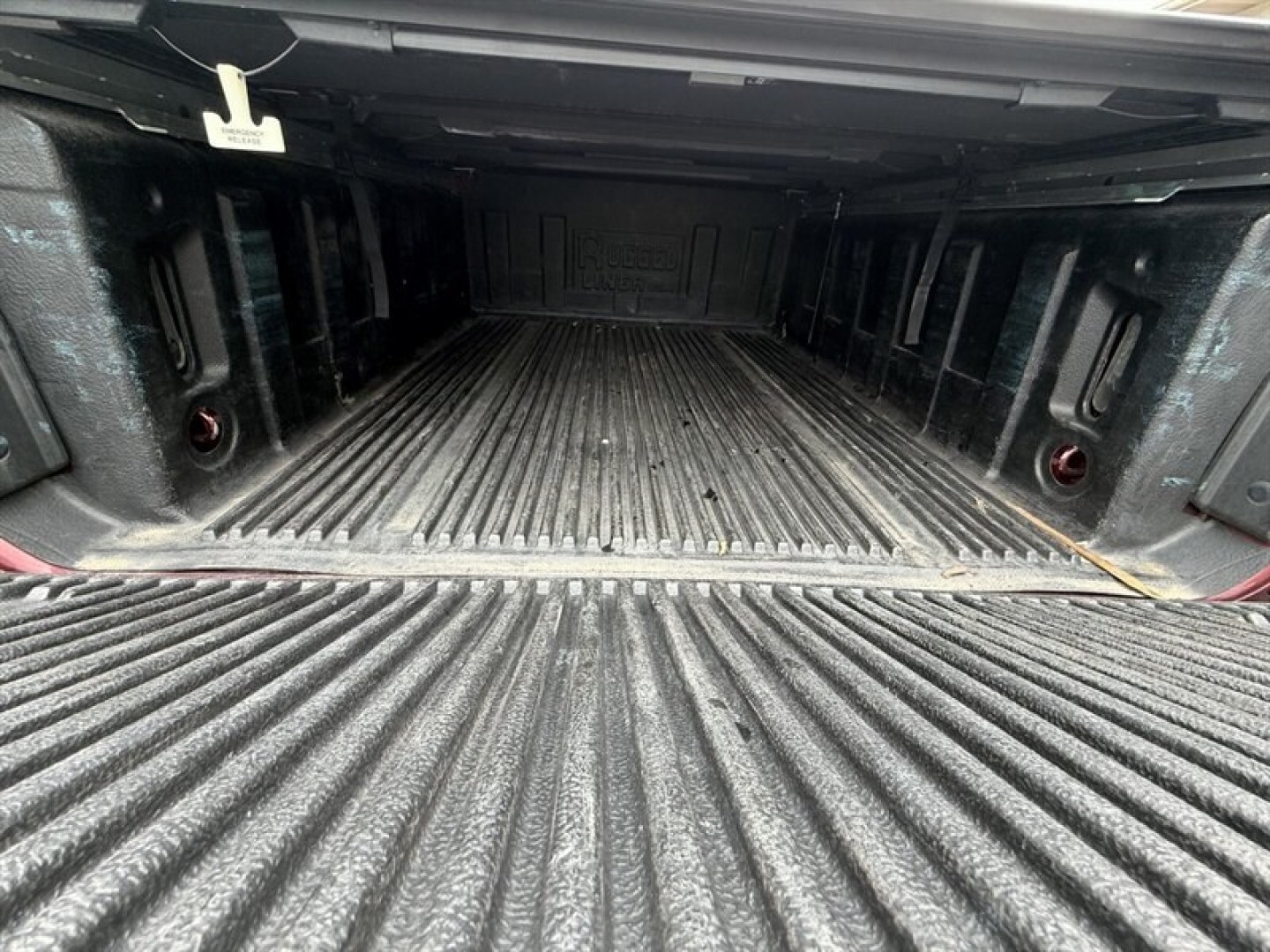 2020 Delmonico Red Pearl Coat RAM 1500 Laramie (1C6SRFJTXLN) with an HEMI 5.7L V8 395hp 410ft. lbs. engine, Automatic transmission, located at 25355 Eames Street, Channahon, IL, 60410, (815) 467-1807, 41.429108, -88.228432 - Ready to roll with power and pizzazz? Feast your eyes on this 2020 RAM 1500 Laramie, packing a punch with its beastly HEMI 5.7L V8 engine delivering a snarling 395 horsepower and a gut-punch 410 ft-lbs of torque. This truck doesnt just move it dominates every road. Wrapped in a head-turning Delmo- Photo#14