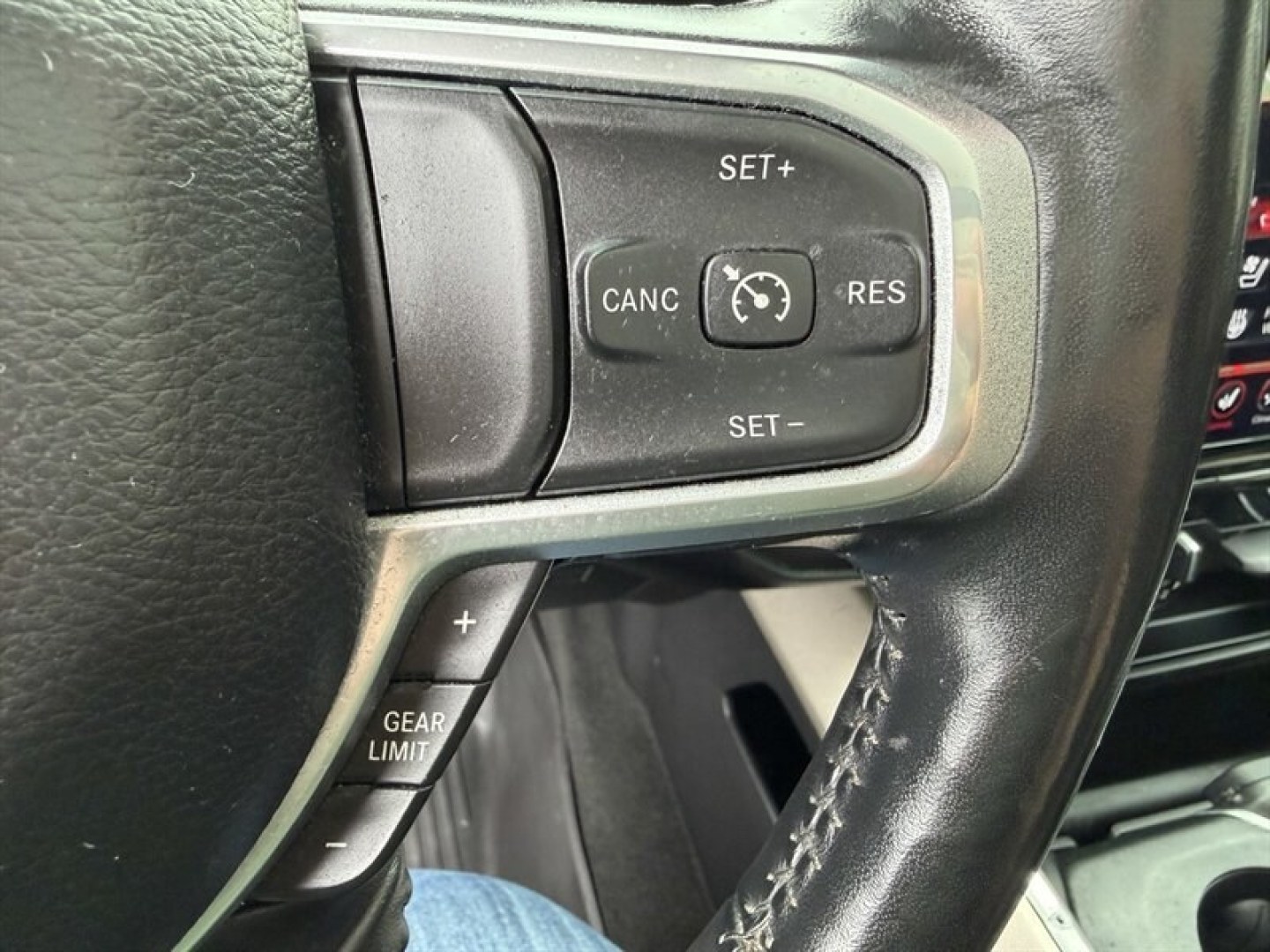 2020 Delmonico Red Pearl Coat RAM 1500 Laramie (1C6SRFJTXLN) with an HEMI 5.7L V8 395hp 410ft. lbs. engine, Automatic transmission, located at 25355 Eames Street, Channahon, IL, 60410, (815) 467-1807, 41.429108, -88.228432 - Ready to roll with power and pizzazz? Feast your eyes on this 2020 RAM 1500 Laramie, packing a punch with its beastly HEMI 5.7L V8 engine delivering a snarling 395 horsepower and a gut-punch 410 ft-lbs of torque. This truck doesnt just move it dominates every road. Wrapped in a head-turning Delmo- Photo#26