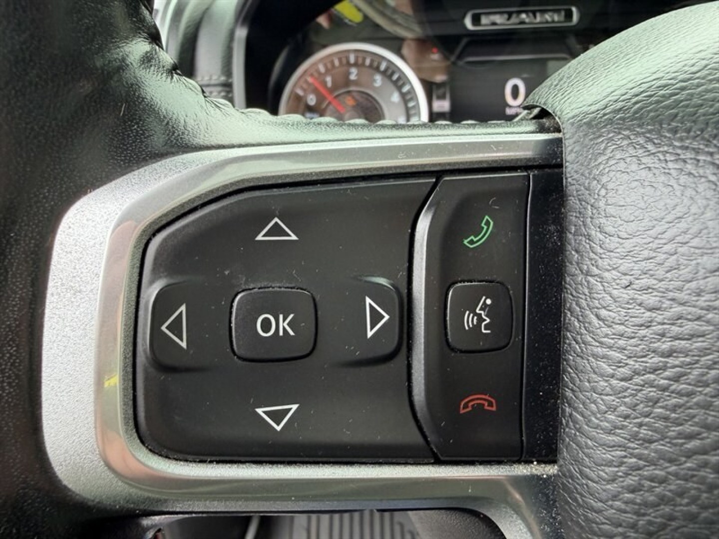 2020 Delmonico Red Pearl Coat RAM 1500 Laramie (1C6SRFJTXLN) with an HEMI 5.7L V8 395hp 410ft. lbs. engine, Automatic transmission, located at 25355 Eames Street, Channahon, IL, 60410, (815) 467-1807, 41.429108, -88.228432 - Ready to roll with power and pizzazz? Feast your eyes on this 2020 RAM 1500 Laramie, packing a punch with its beastly HEMI 5.7L V8 engine delivering a snarling 395 horsepower and a gut-punch 410 ft-lbs of torque. This truck doesnt just move it dominates every road. Wrapped in a head-turning Delmo- Photo#27