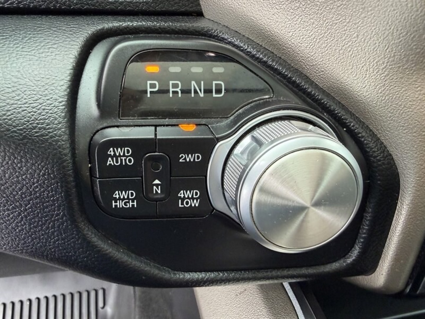 2020 Delmonico Red Pearl Coat RAM 1500 Laramie (1C6SRFJTXLN) with an HEMI 5.7L V8 395hp 410ft. lbs. engine, Automatic transmission, located at 25355 Eames Street, Channahon, IL, 60410, (815) 467-1807, 41.429108, -88.228432 - Ready to roll with power and pizzazz? Feast your eyes on this 2020 RAM 1500 Laramie, packing a punch with its beastly HEMI 5.7L V8 engine delivering a snarling 395 horsepower and a gut-punch 410 ft-lbs of torque. This truck doesnt just move it dominates every road. Wrapped in a head-turning Delmo- Photo#28