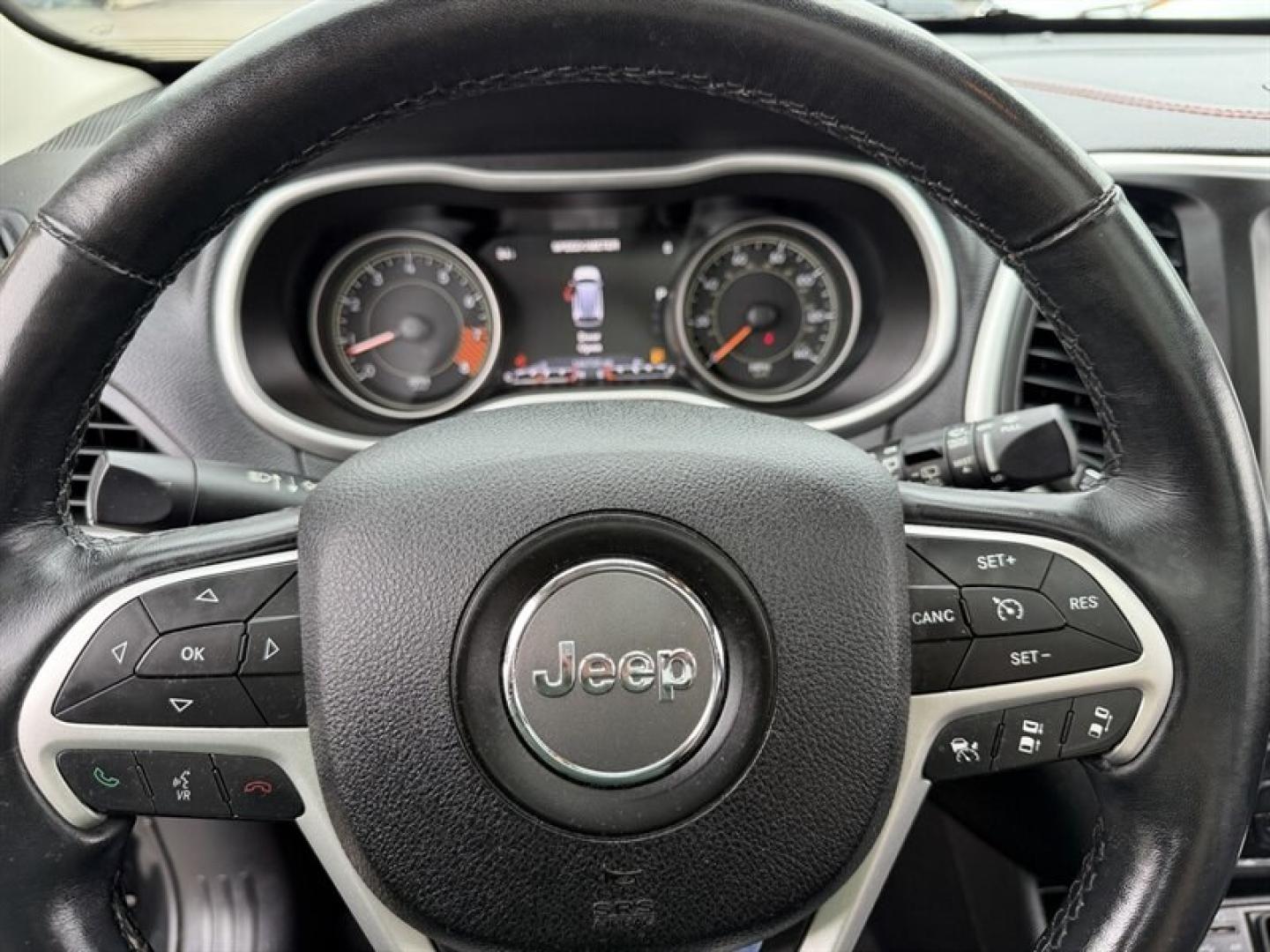2015 Brilliant Black Crystal Pearl Coat Jeep Cherokee Trailhawk (1C4PJMBS3FW) with an 3.2L V6 271hp 239ft. lbs. engine, Automatic transmission, located at 25355 Eames Street, Channahon, IL, 60410, (815) 467-1807, 41.429108, -88.228432 - Ready to own the road and turn heads while youre at it? Meet this 2015 Jeep Cherokee Trailhawk, a total showstopper in sleek Granite Crystal Metallic Clear Coat. Under that tough hood, youll find a burly 3.2L V6 engine packing 271 horsepower and 239 ft-lbs of torquebecause sometimes, you gotta have- Photo#21