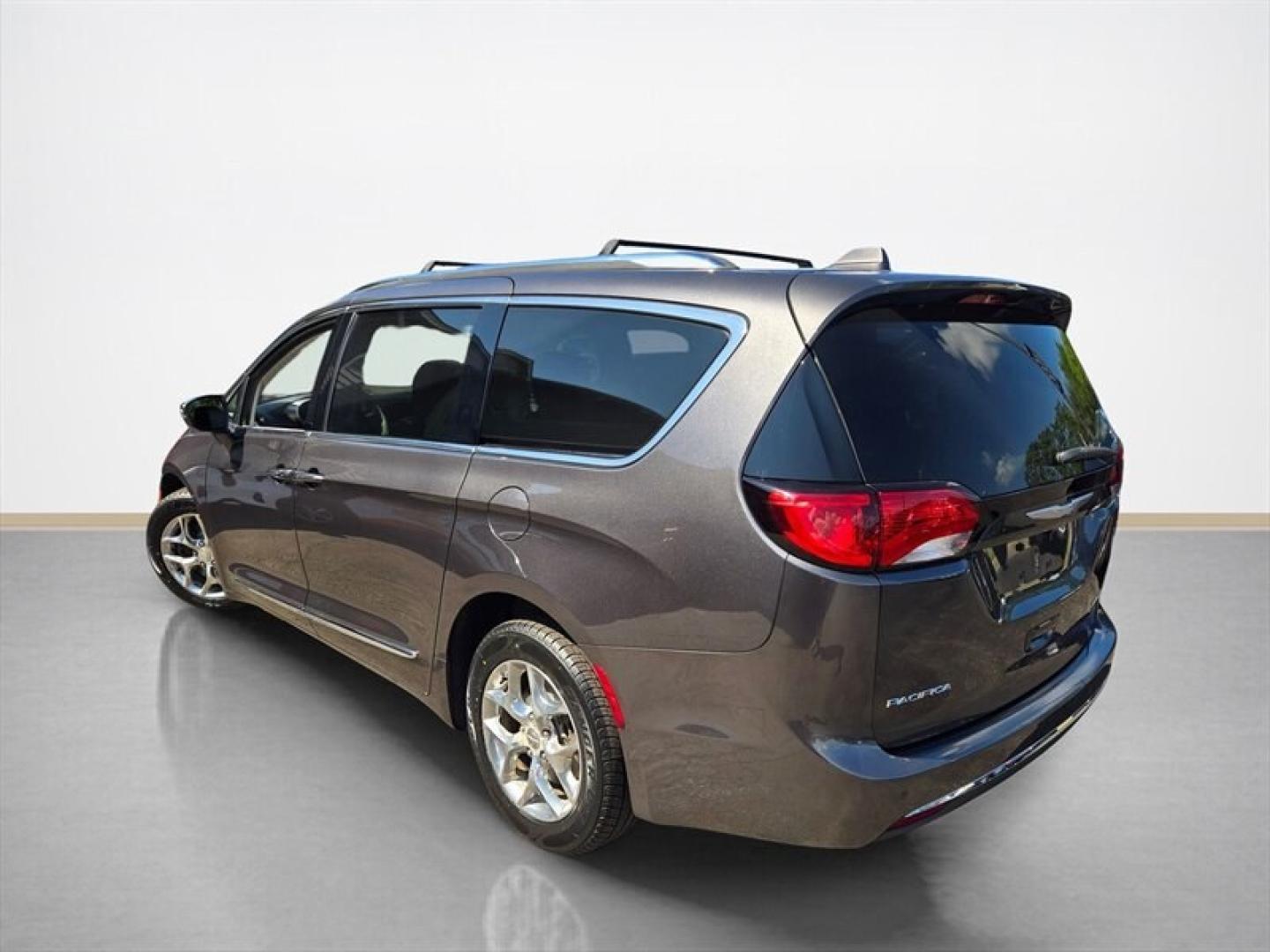 2017 Granite Crystal Metallic Clear Coat Chrysler Pacifica Limited (2C4RC1GG4HR) with an Pentastar 3.6L V6 287hp 262ft. lbs. engine, Automatic transmission, located at 25355 Eames Street, Channahon, IL, 60410, (815) 467-1807, 41.429108, -88.228432 - The 2017 Chrysler Pacifica Limited is a well-equipped minivan designed to offer a balance of performance, comfort, and advanced features. Powered by a Pentastar 3.6L V6 engine producing 287 horsepower and 262 lb-ft of torque, this vehicle provides a smooth and responsive driving experience. It deliv- Photo#5