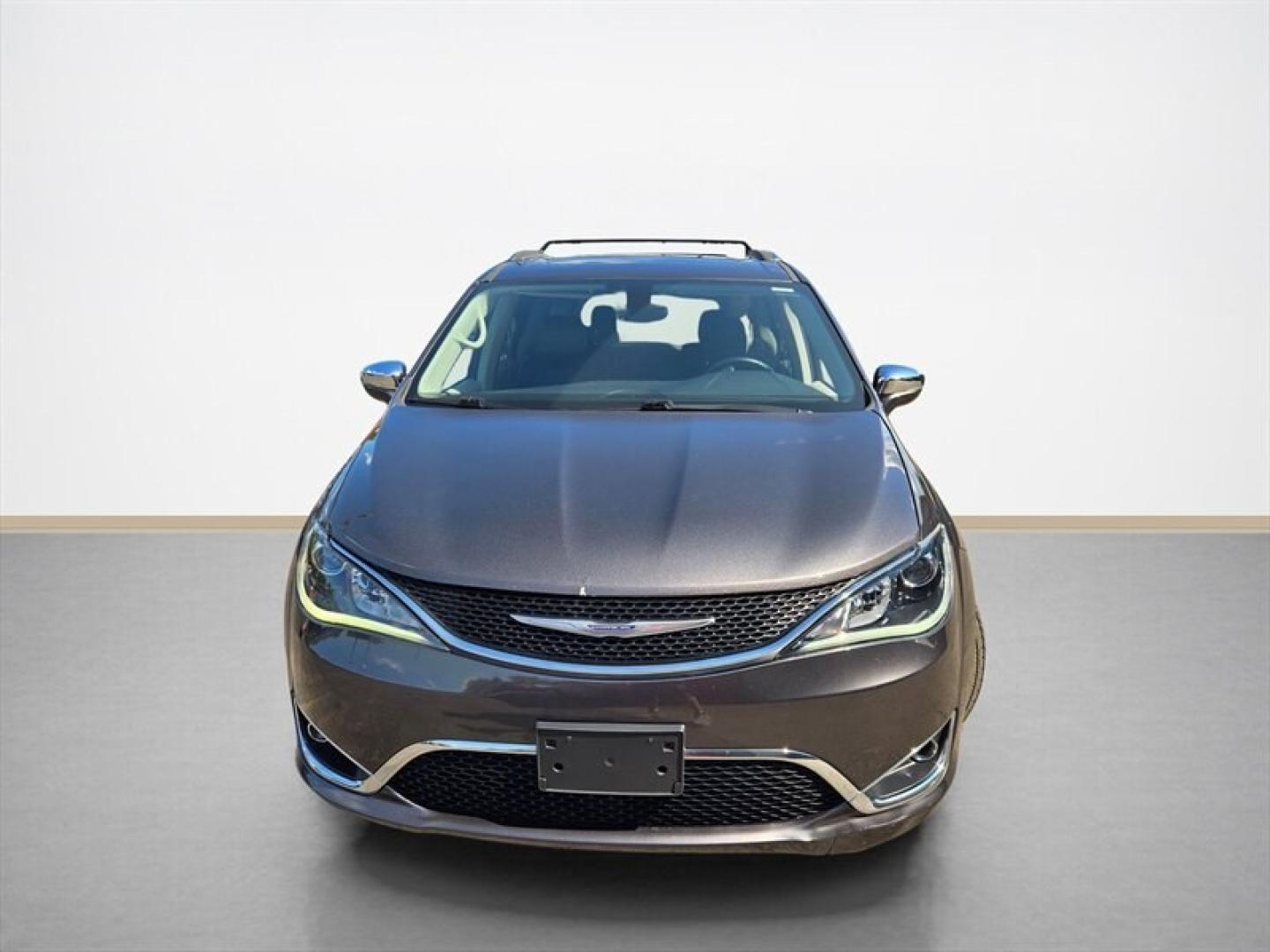 2017 Granite Crystal Metallic Clear Coat Chrysler Pacifica Limited (2C4RC1GG4HR) with an Pentastar 3.6L V6 287hp 262ft. lbs. engine, Automatic transmission, located at 25355 Eames Street, Channahon, IL, 60410, (815) 467-1807, 41.429108, -88.228432 - The 2017 Chrysler Pacifica Limited is a well-equipped minivan designed to offer a balance of performance, comfort, and advanced features. Powered by a Pentastar 3.6L V6 engine producing 287 horsepower and 262 lb-ft of torque, this vehicle provides a smooth and responsive driving experience. It deliv- Photo#8