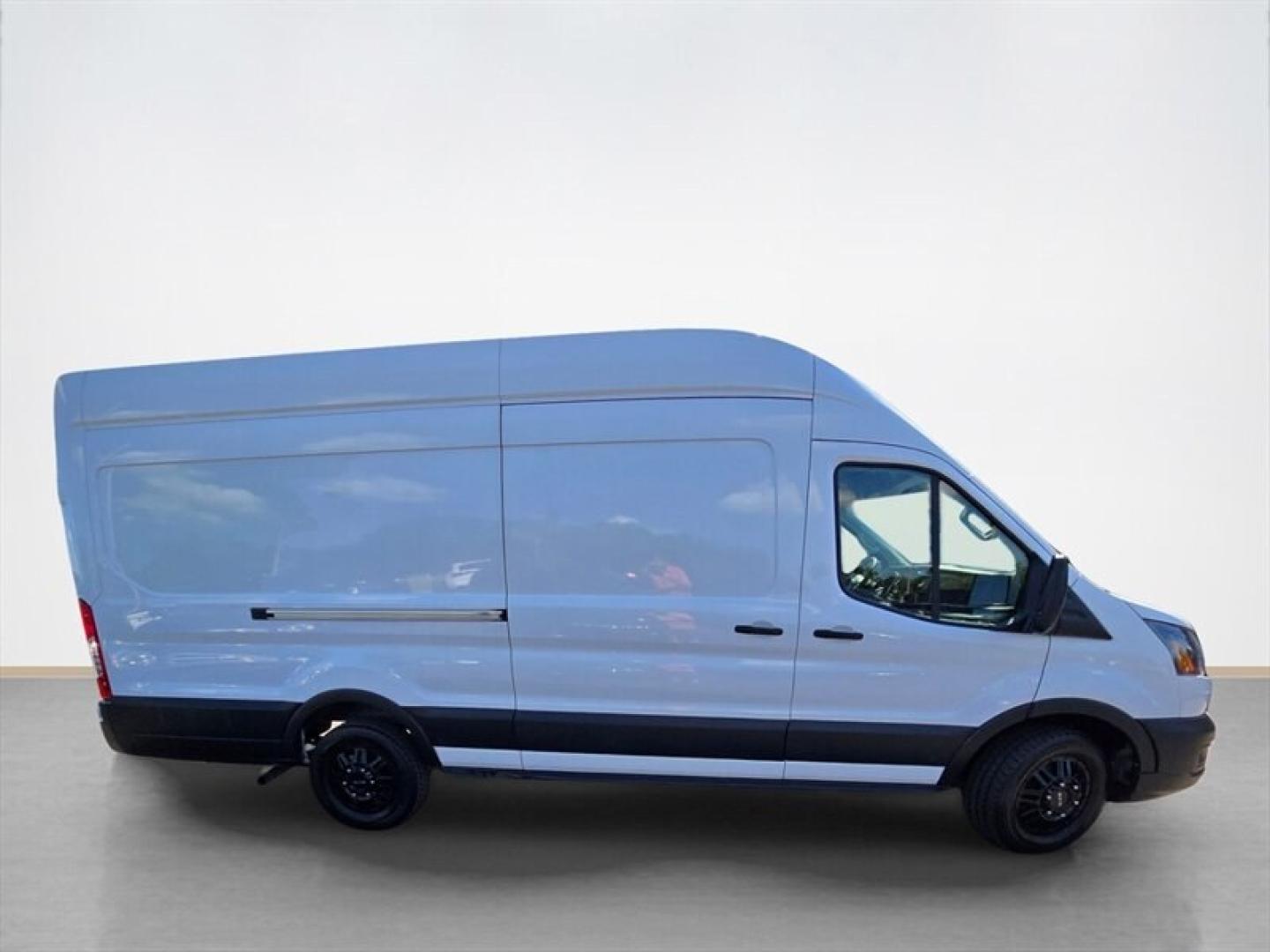 2022 Oxford White Ford Transit (1FTBR3U85NK) with an 3.5L Flex Fuel V6 275hp 262ft. lbs. engine, Automatic transmission, located at 25355 Eames Street, Channahon, IL, 60410, (815) 467-1807, 41.429108, -88.228432- Photo#1