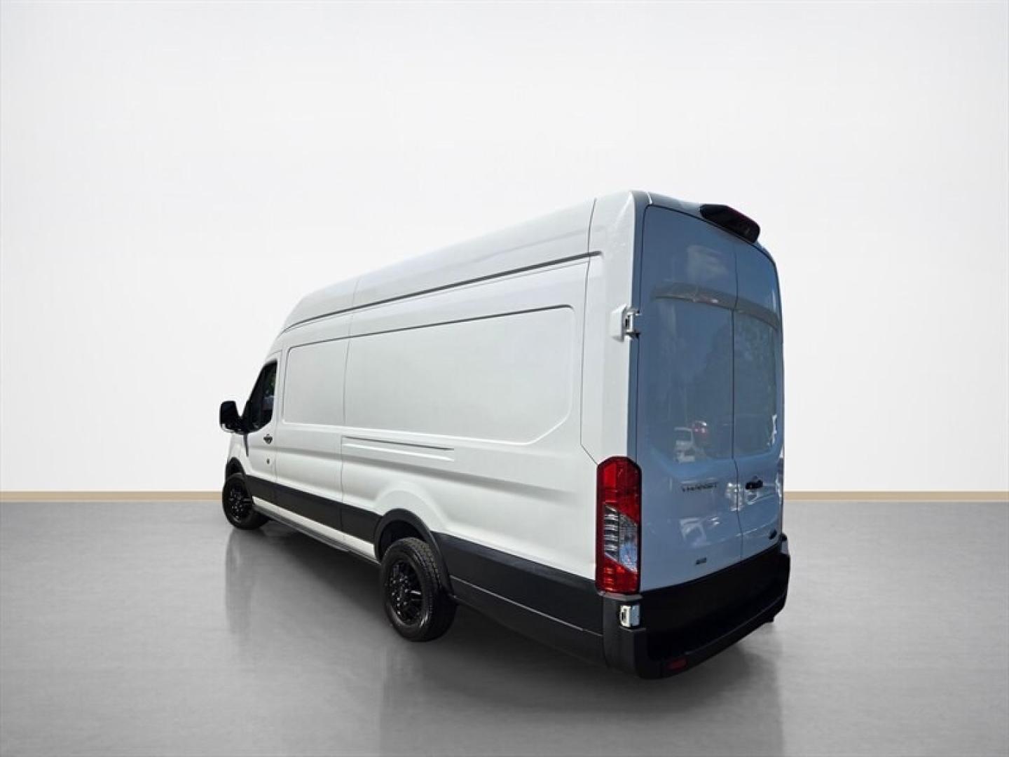 2022 Oxford White Ford Transit (1FTBR3U85NK) with an 3.5L Flex Fuel V6 275hp 262ft. lbs. engine, Automatic transmission, located at 25355 Eames Street, Channahon, IL, 60410, (815) 467-1807, 41.429108, -88.228432- Photo#5