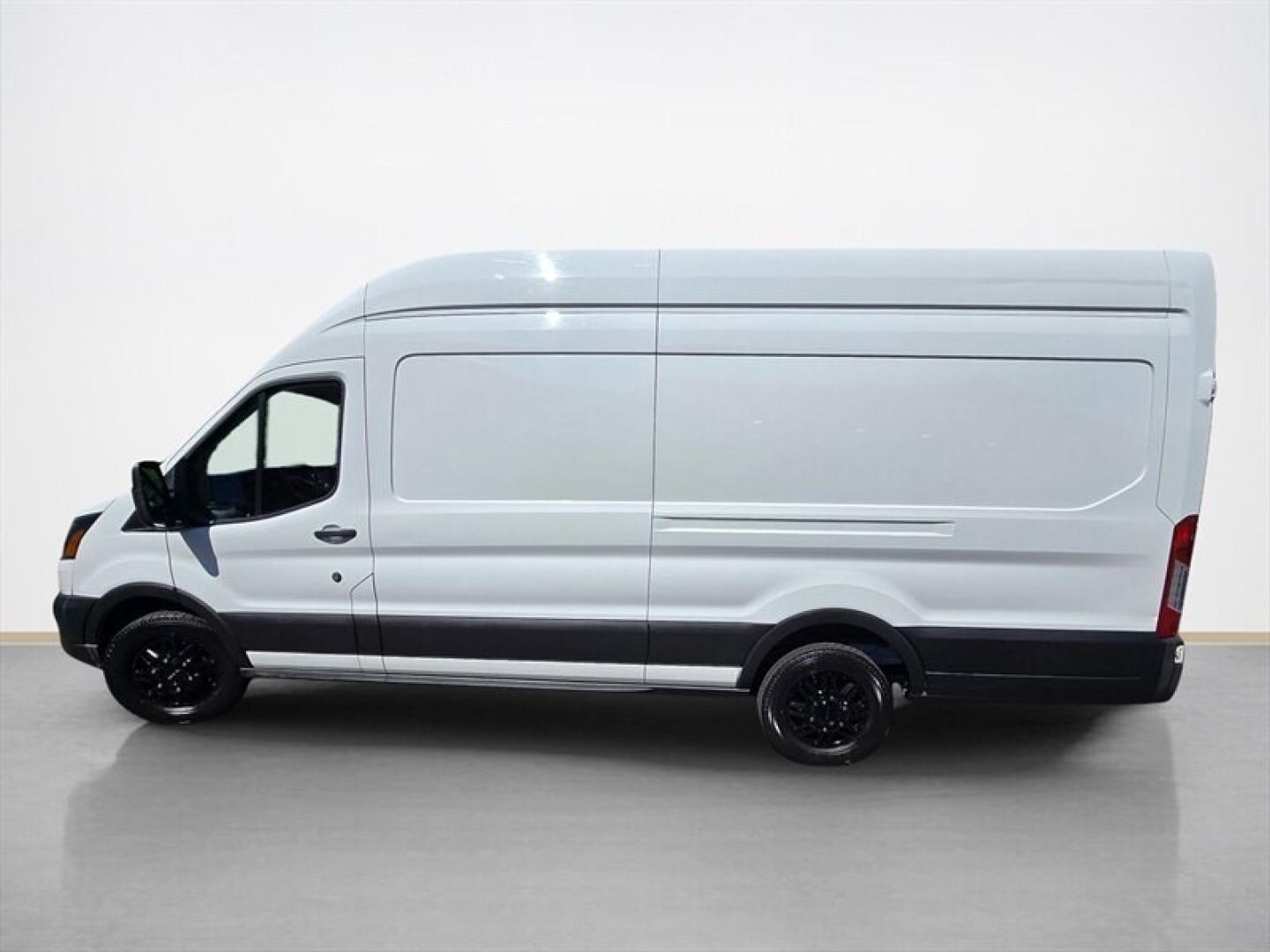 2022 Oxford White Ford Transit (1FTBR3U85NK) with an 3.5L Flex Fuel V6 275hp 262ft. lbs. engine, Automatic transmission, located at 25355 Eames Street, Channahon, IL, 60410, (815) 467-1807, 41.429108, -88.228432- Photo#6